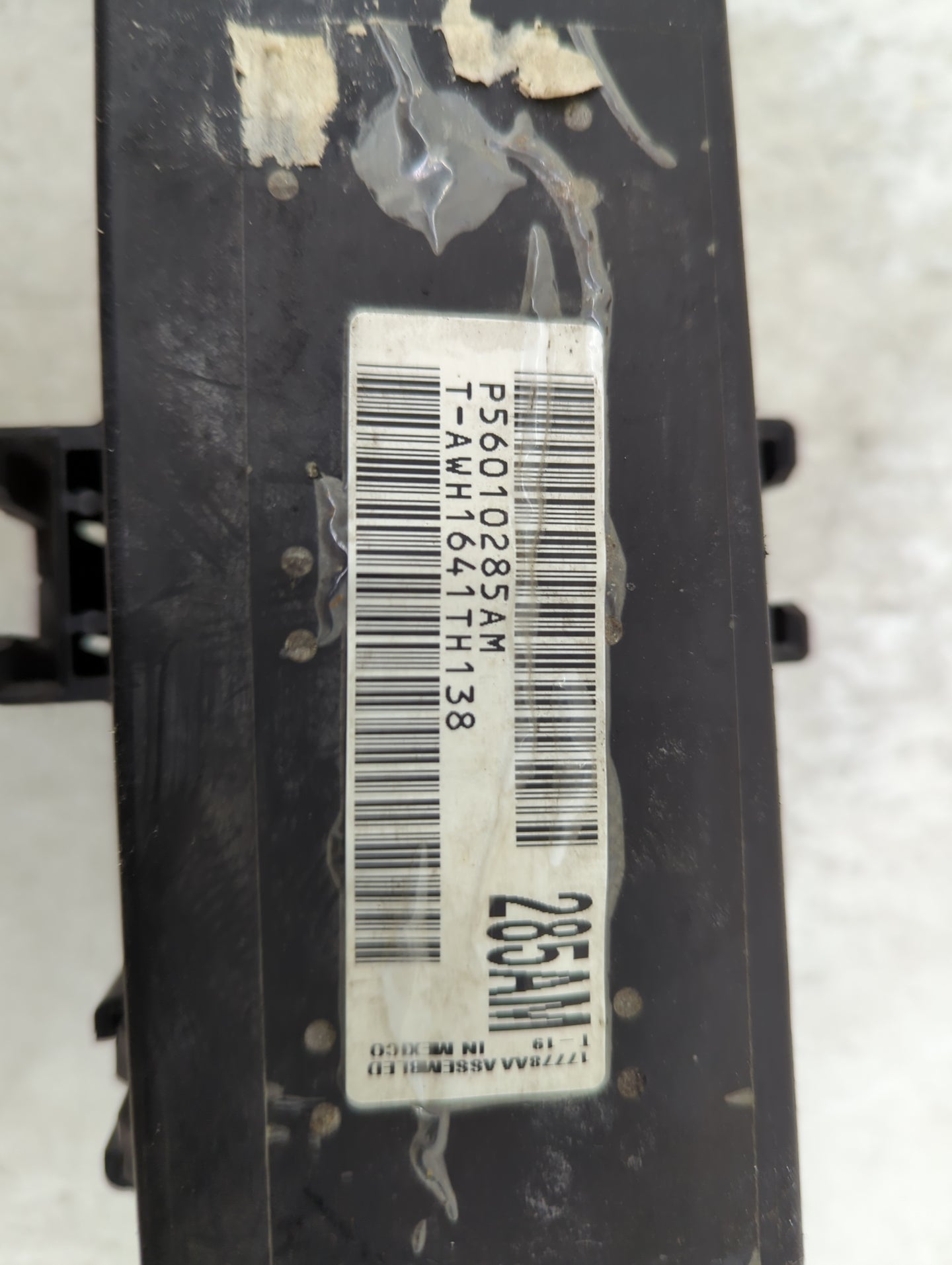 2000-2002 Jeep Wrangler Fusebox Fuse Box Panel Relay Module P/N:P56010285AM A1 UTA 90218 Fits Fits 2000 2001 2002 OEM Used A