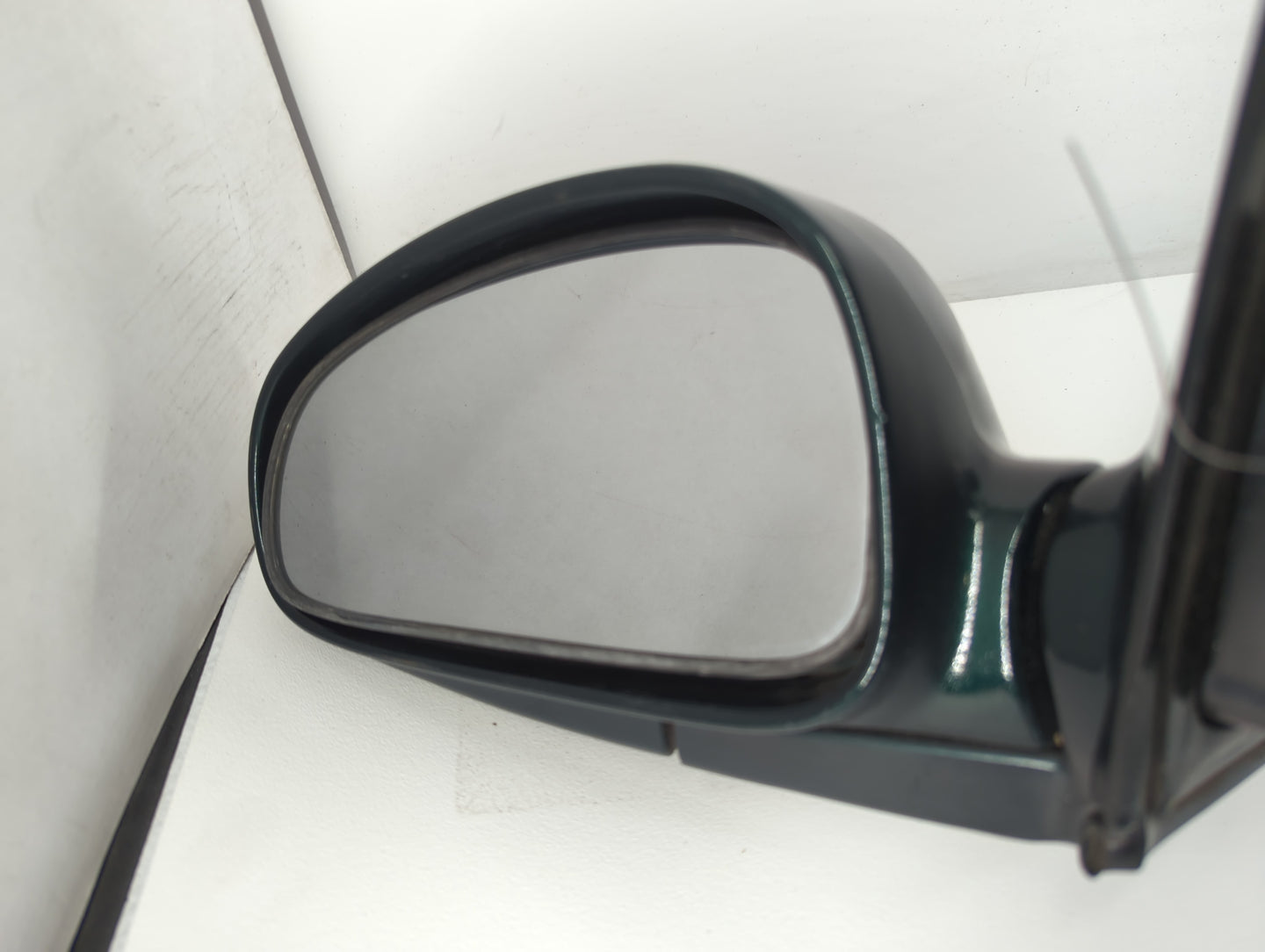 2001-2006 Kia Optima Driver Side View Mirror - Left Door Mirror OEM Used - Oemusedautoparts1.com