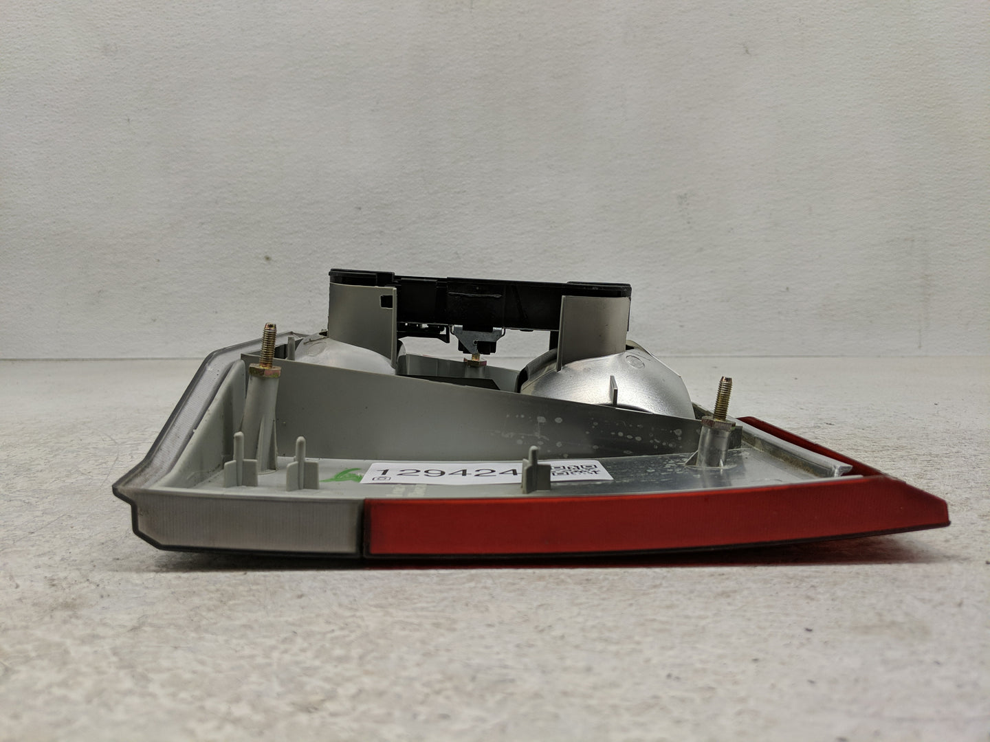 2000-2002 Land Rover Range Rover Tail Light Assembly Passenger Right OEM Fits Fits 2000 2001 2002 OEM Used Auto Parts - Oemu