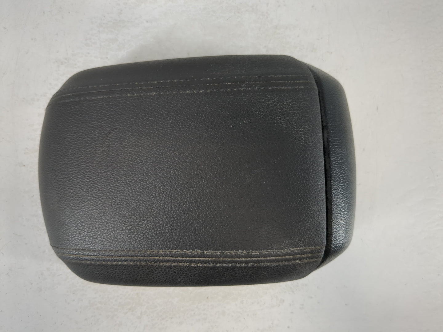 2000-2001 Lexus Es300 Center Console Armrest Cover Lid Fits Fits 2000 2001 OEM Used Auto Parts - Oemusedautoparts1.com
