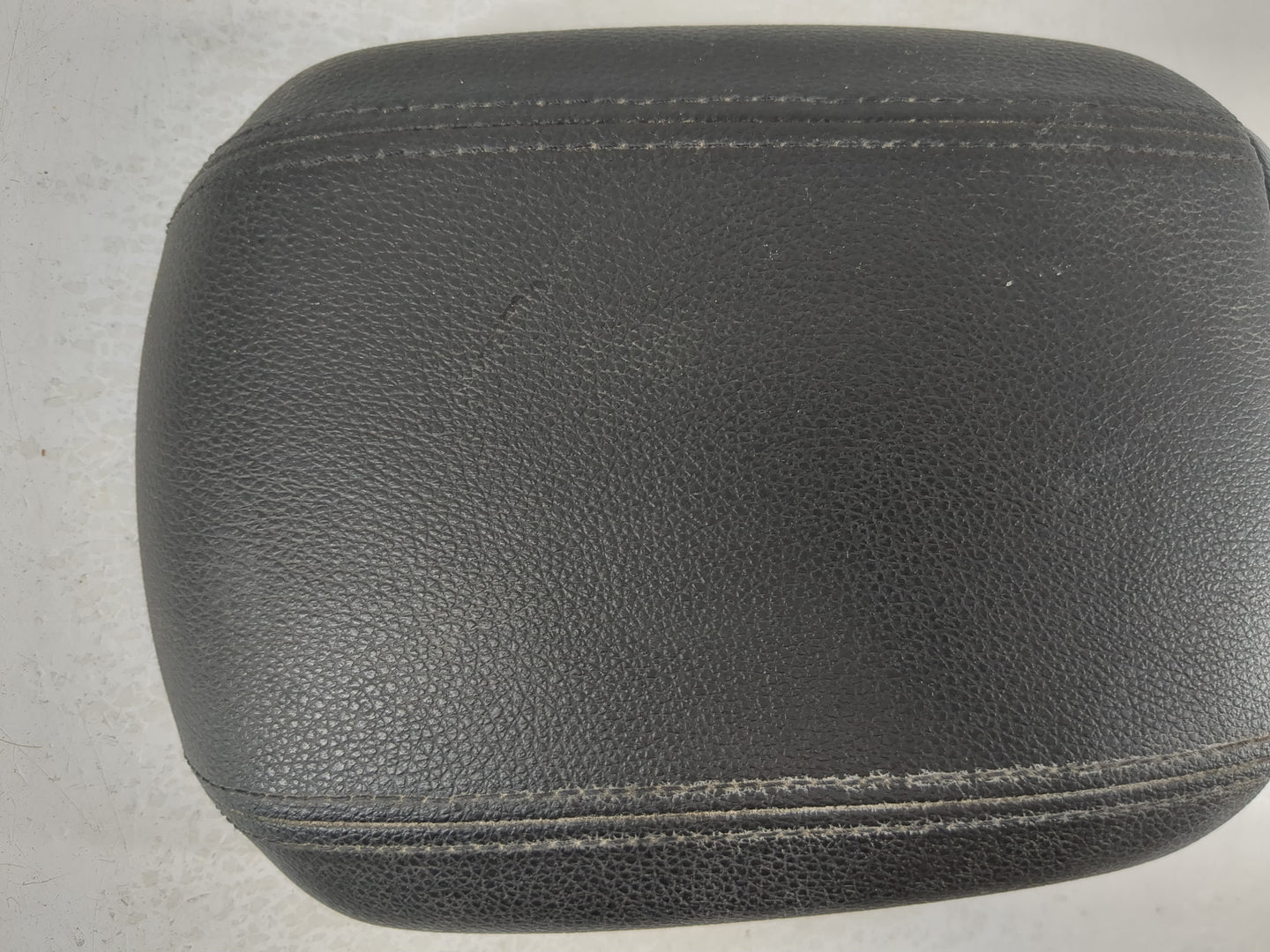 2000-2001 Lexus Es300 Center Console Armrest Cover Lid Fits Fits 2000 2001 OEM Used Auto Parts - Oemusedautoparts1.com