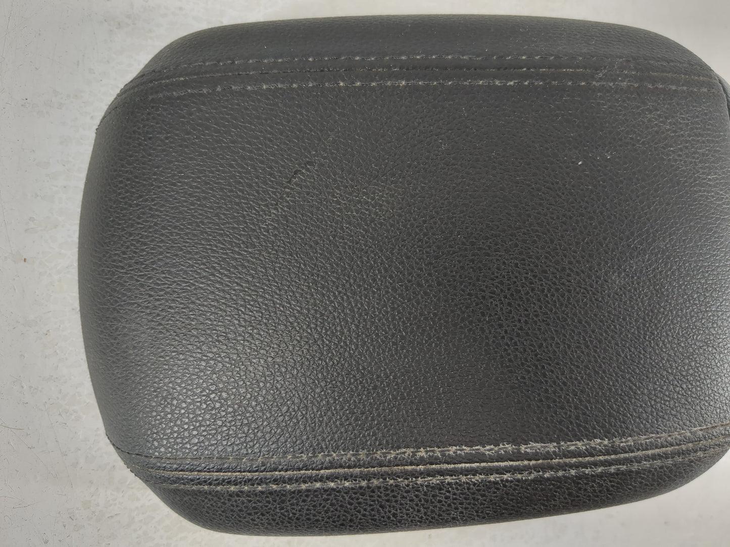 2000-2001 Lexus Es300 Center Console Armrest Cover Lid Fits Fits 2000 2001 OEM Used Auto Parts - Oemusedautoparts1.com