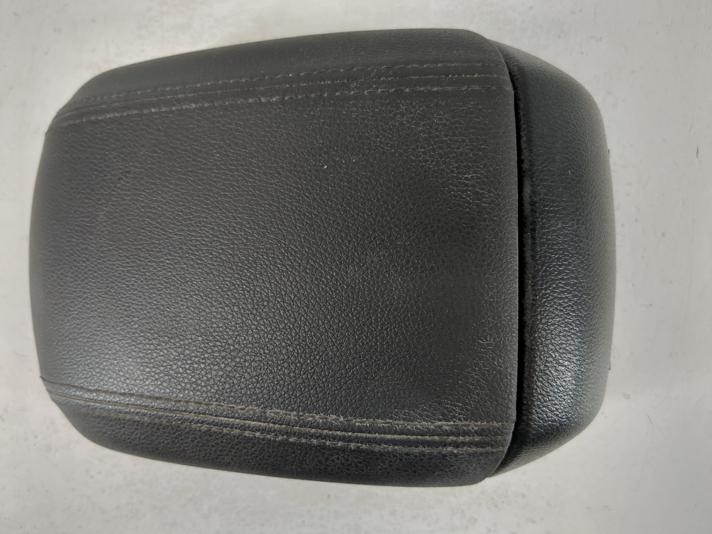 2000-2001 Lexus Es300 Center Console Armrest Cover Lid Fits Fits 2000 2001 OEM Used Auto Parts - Oemusedautoparts1.com