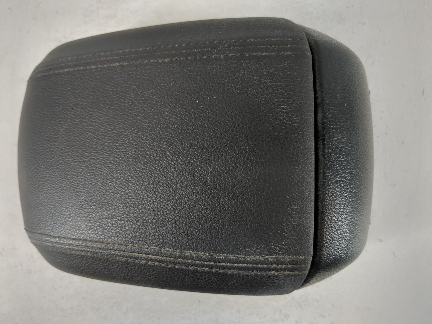2000-2001 Lexus Es300 Center Console Armrest Cover Lid Fits Fits 2000 2001 OEM Used Auto Parts - Oemusedautoparts1.com