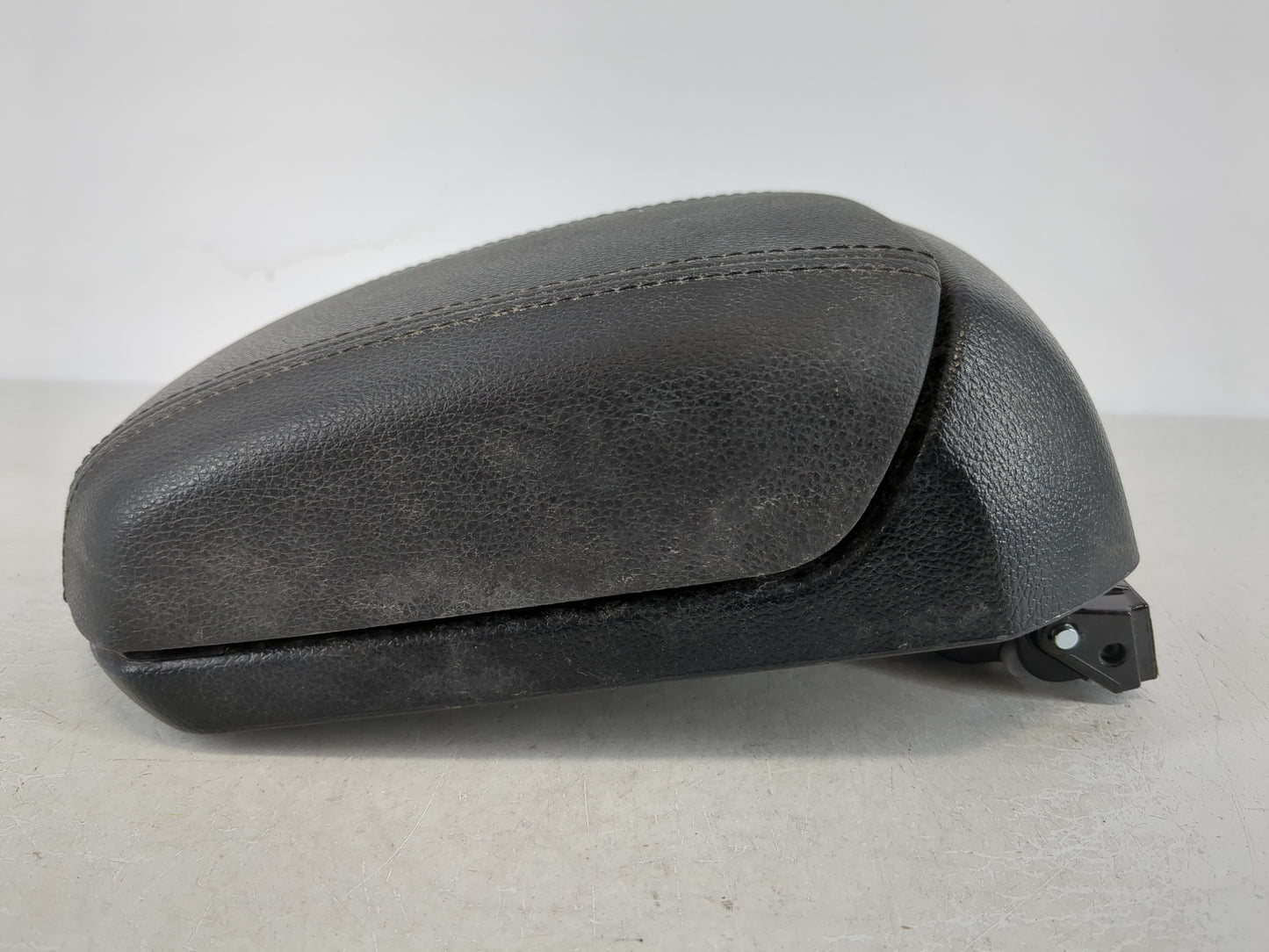 2000-2001 Lexus Es300 Center Console Armrest Cover Lid Fits Fits 2000 2001 OEM Used Auto Parts - Oemusedautoparts1.com