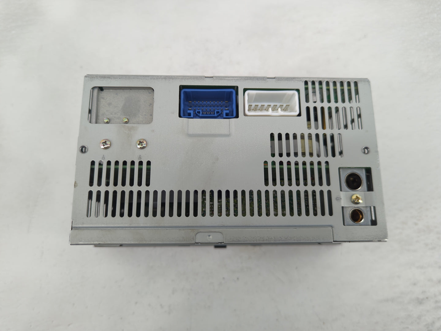 2000-2001 Lexus Es300 Radio AM FM Cd Player Receiver Replacement P/N:86120-33320 Fits Fits 2000 2001 OEM Used Auto Parts - O