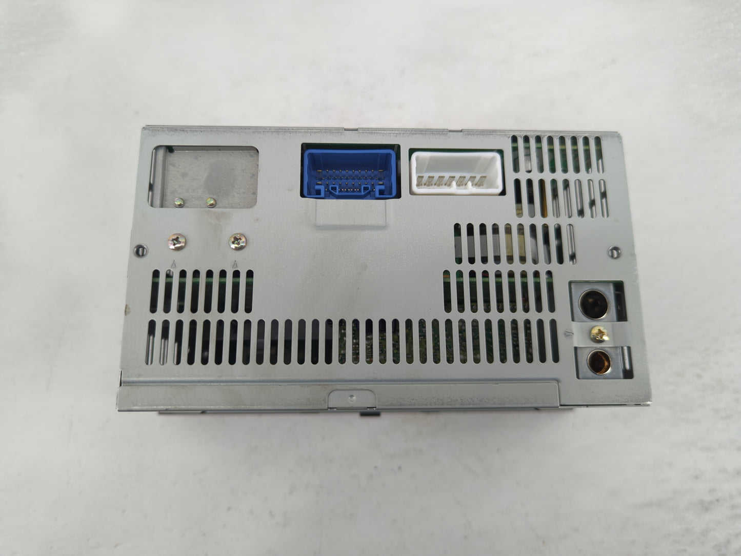 2000-2001 Lexus Es300 Radio AM FM Cd Player Receiver Replacement P/N:86120-33320 Fits Fits 2000 2001 OEM Used Auto Parts - O