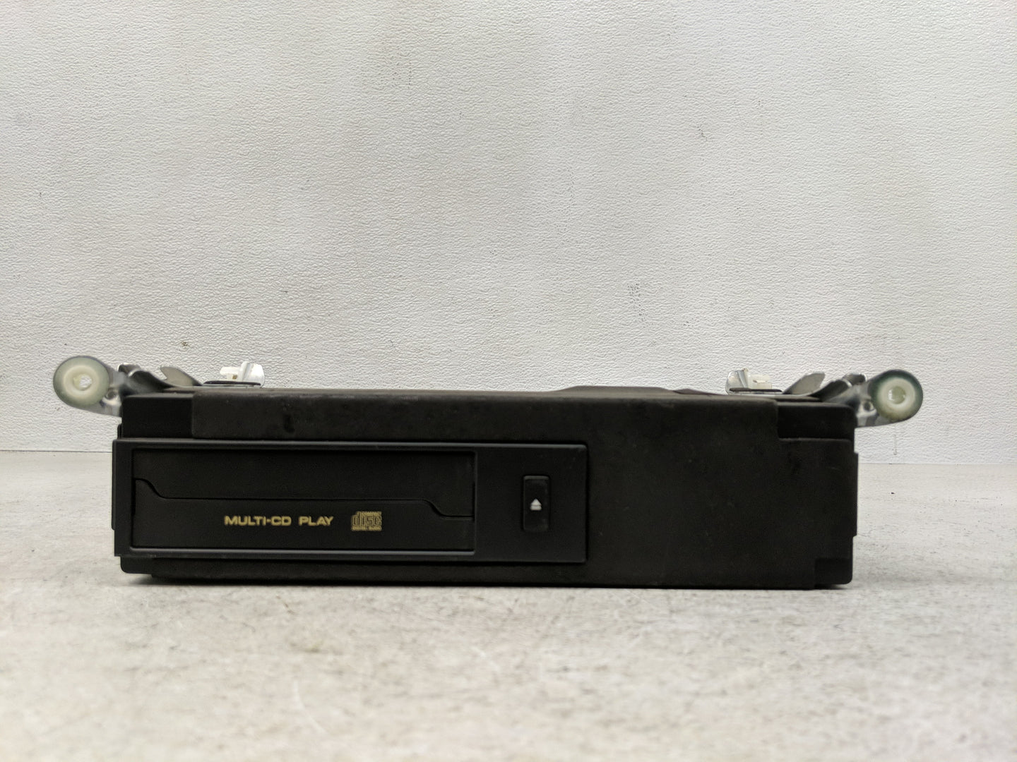 1997-2001 Lexus Es300 Radio AM FM Cd Player Receiver Replacement P/N:86270-33040 Fits Fits 1997 1998 1999 2000 2001 OEM Used