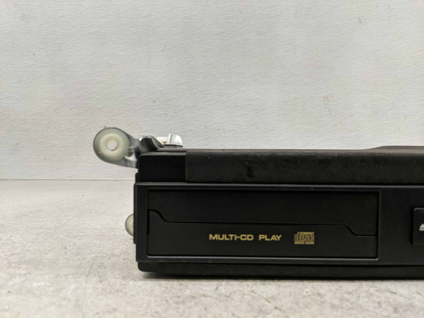 1997-2001 Lexus Es300 Radio AM FM Cd Player Receiver Replacement P/N:86270-33040 Fits Fits 1997 1998 1999 2000 2001 OEM Used