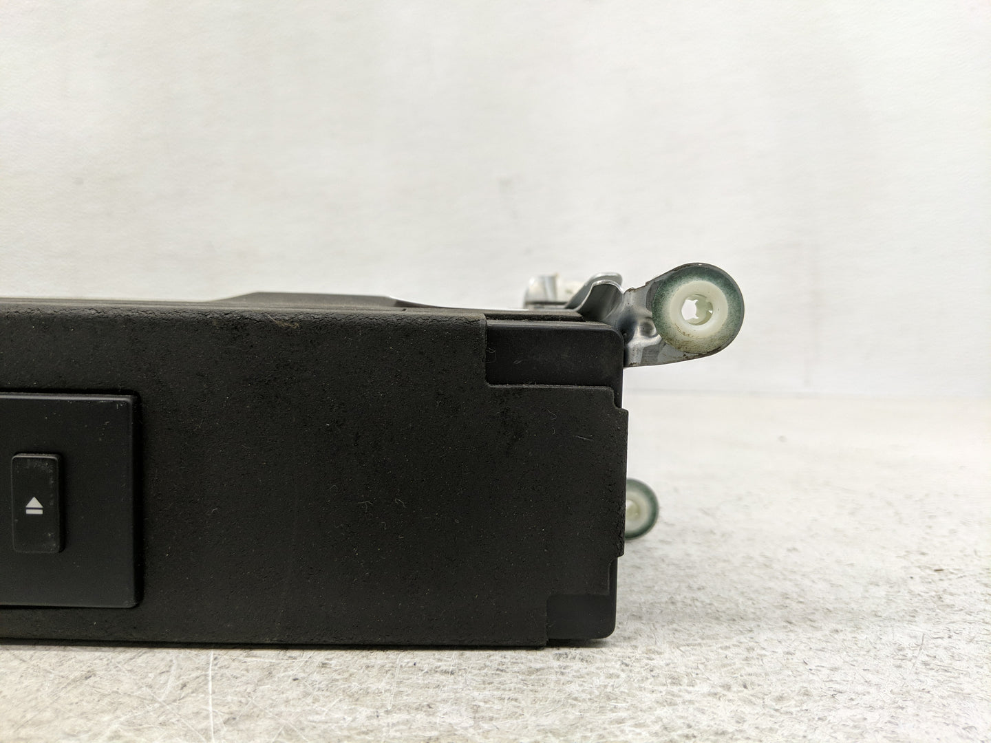 1997-2001 Lexus Es300 Radio AM FM Cd Player Receiver Replacement P/N:86270-33040 Fits Fits 1997 1998 1999 2000 2001 OEM Used
