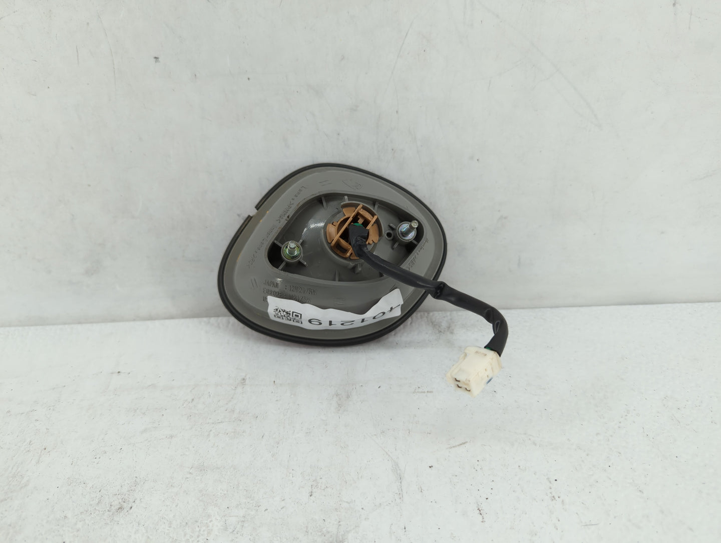 1998-2005 Lexus Gs300 Tail Light Assembly Passenger Right OEM Fits Fits 1998 1999 2000 2001 2002 2003 2004 2005 OEM Used Aut