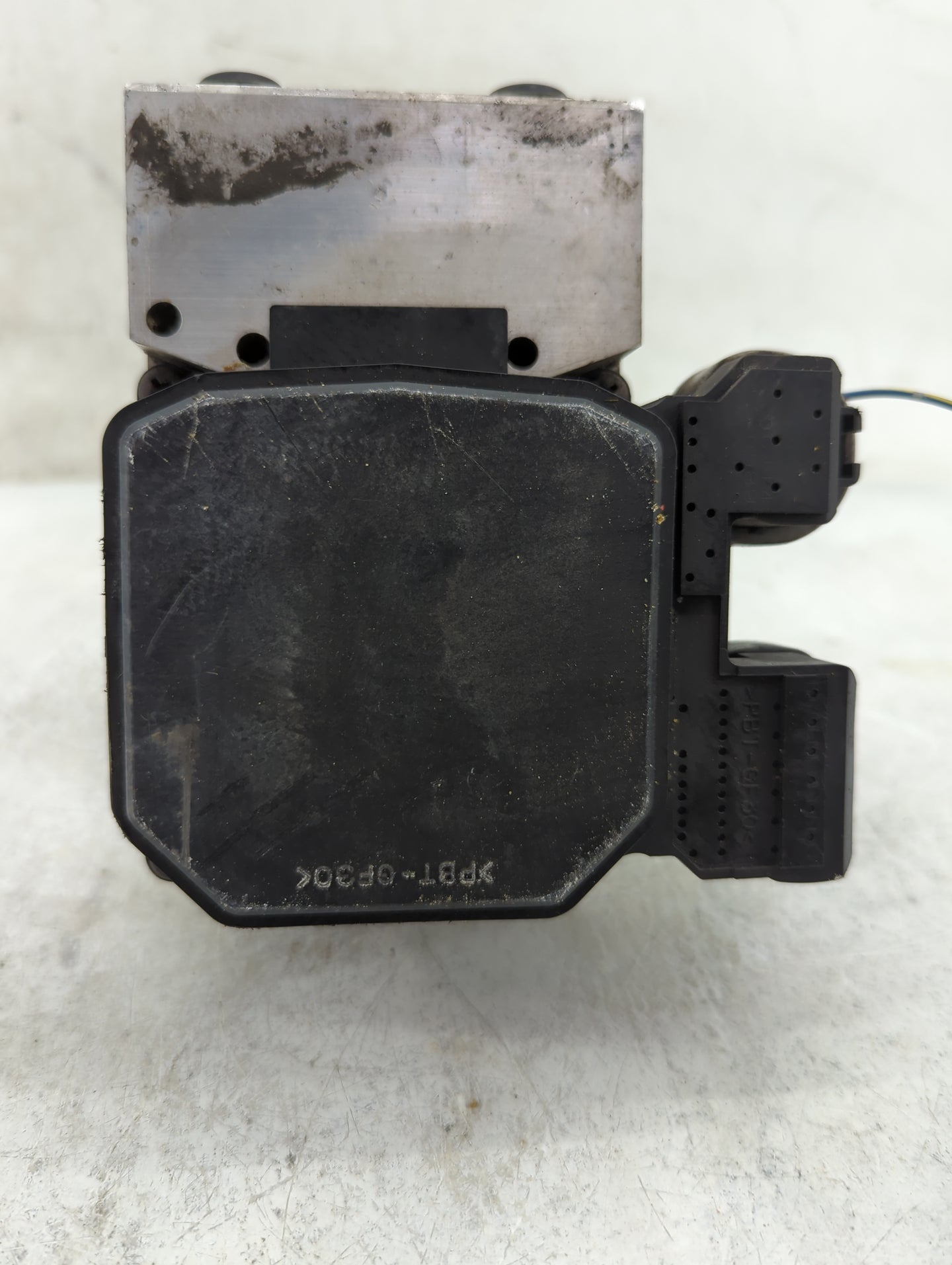 2001 Lexus Is300 ABS Pump Control Module Replacement P/N:05B17923 Fits Fits 1997 OEM Used Auto Parts - Oemusedautoparts1.com