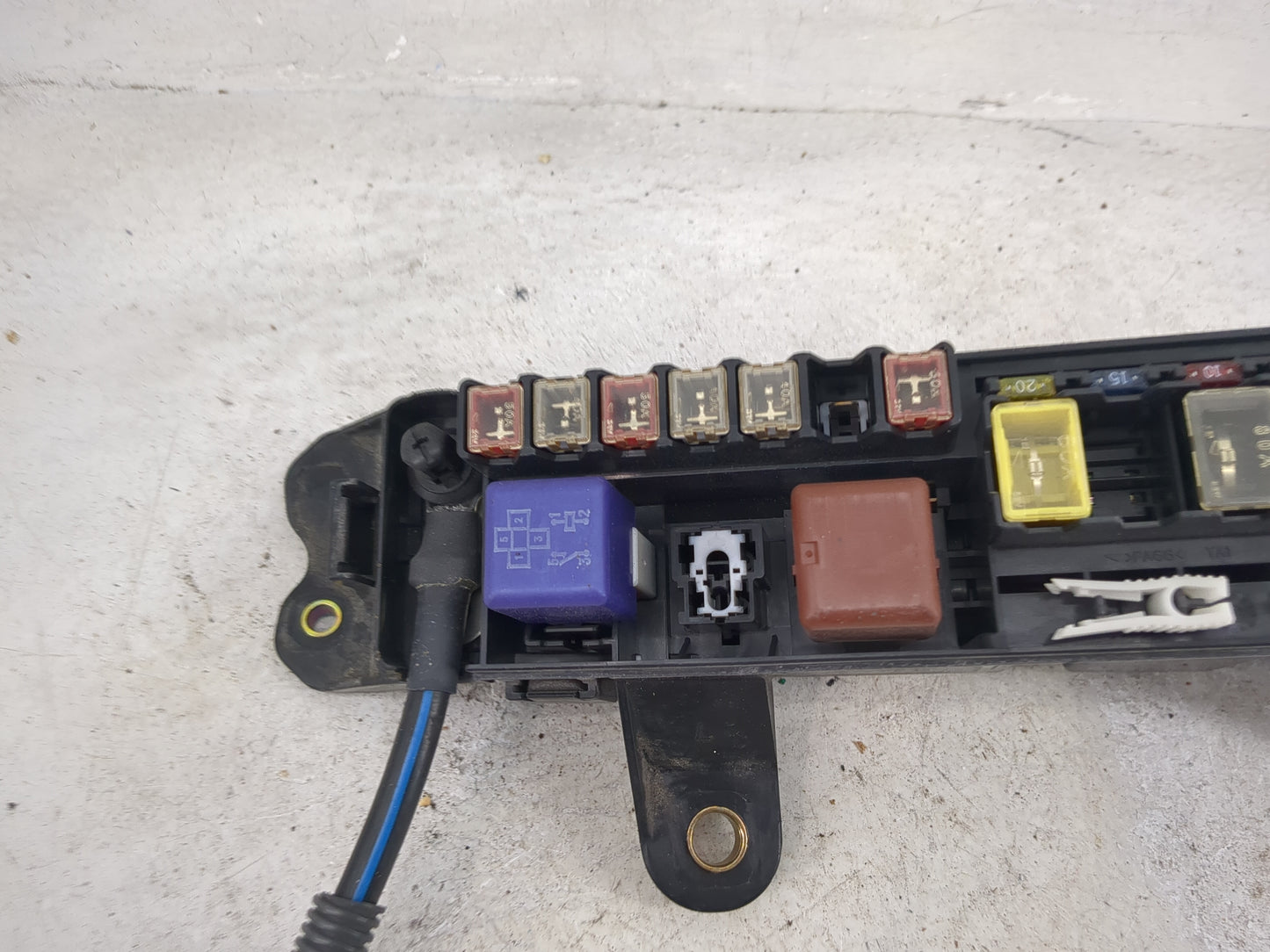 2001 Lexus Ls430 Fusebox Fuse Box Panel Relay Module P/N:82622-50010 Fits OEM Used Auto Parts - Oemusedautoparts1.com