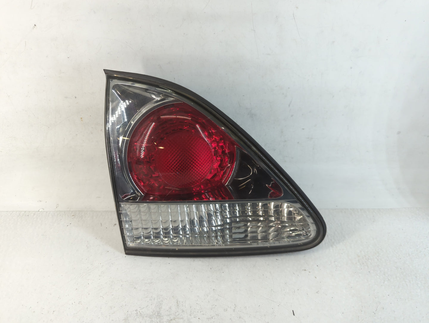 2000-2003 Lexus Rx300 Tail Light Assembly Driver Left OEM P/N:PP-T20 Fits Fits 2000 2001 2002 2003 OEM Used Auto Parts - Oem