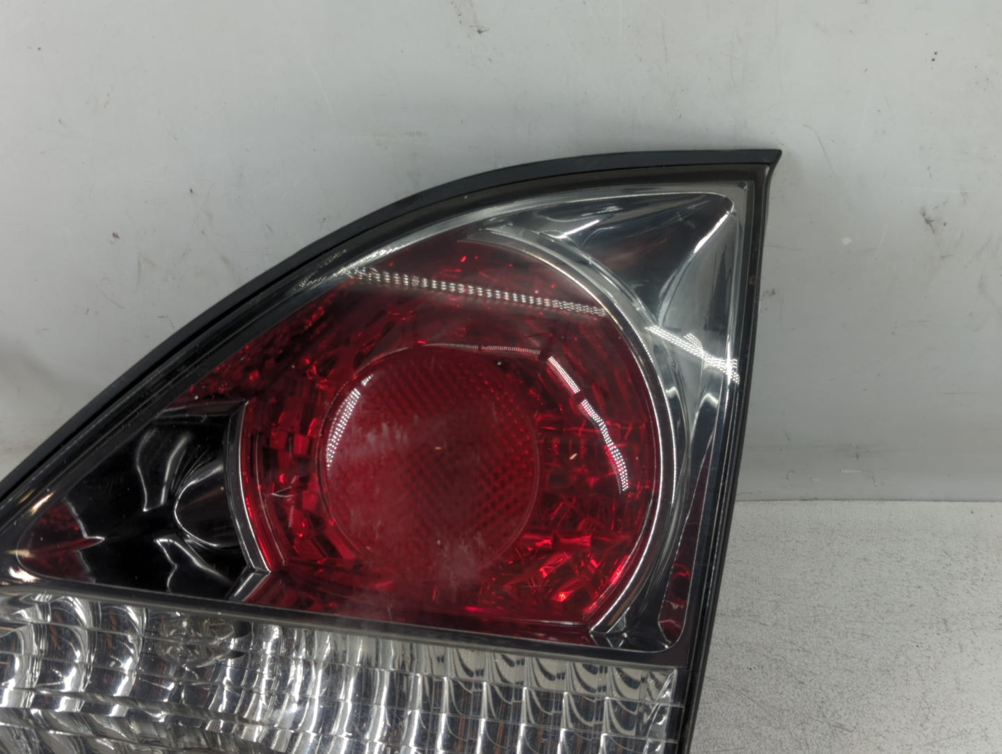 2000-2003 Lexus Rx300 Tail Light Assembly Passenger Right OEM P/N:12V18W Fits Fits 2000 2001 2002 2003 OEM Used Auto Parts -