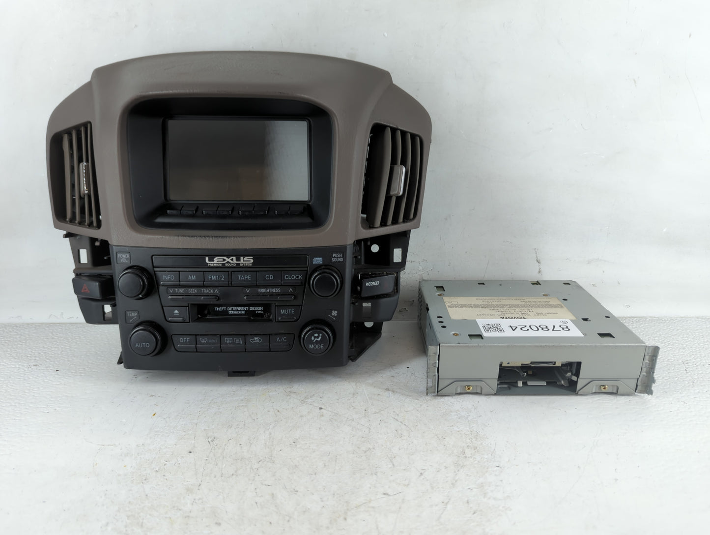 2001 Lexus Rx300 Radio AM FM Cd Player Receiver Replacement P/N:86120-48050 Fits OEM Used Auto Parts - Oemusedautoparts1.com