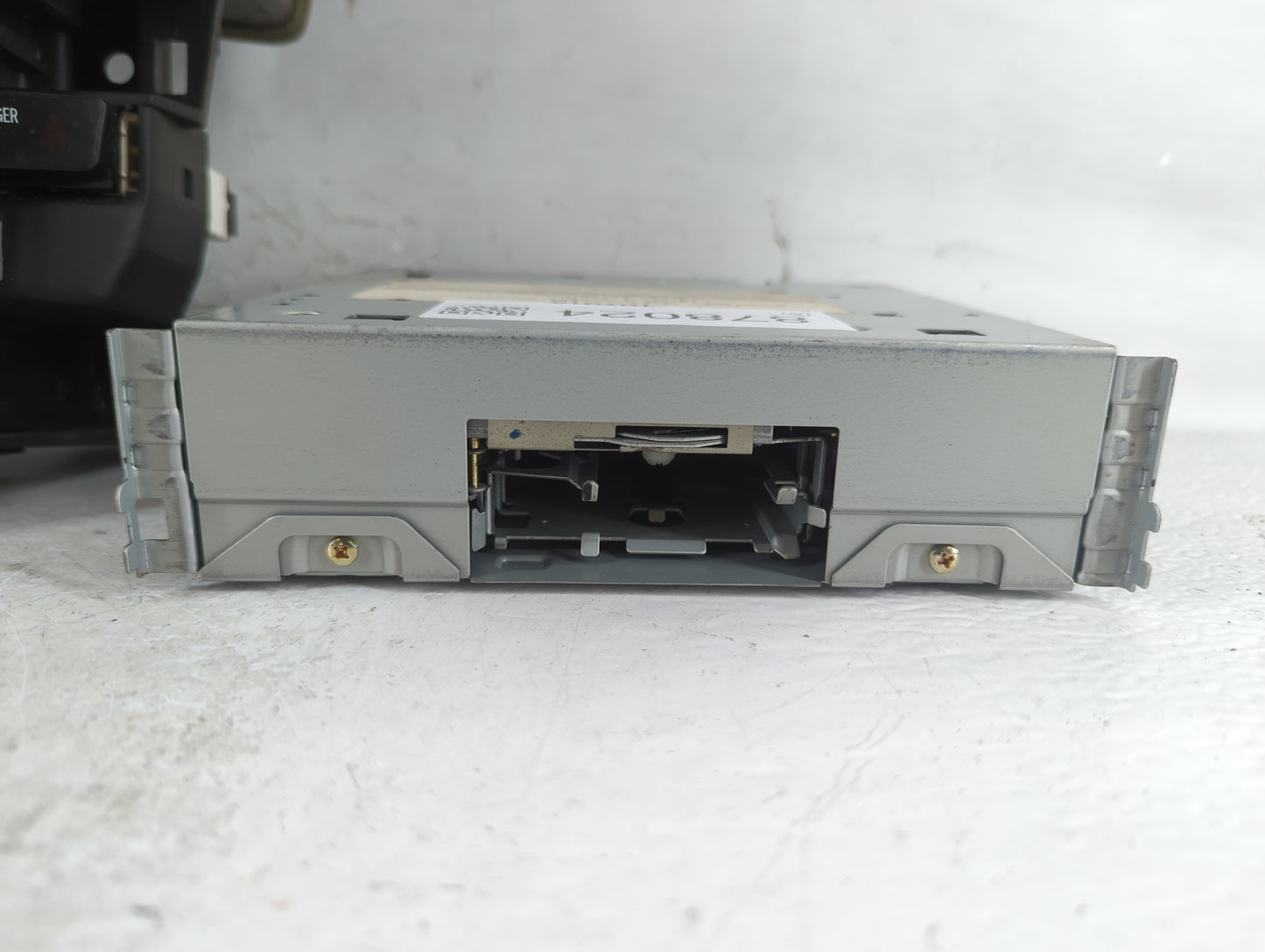 2001 Lexus Rx300 Radio AM FM Cd Player Receiver Replacement P/N:86120-48050 Fits OEM Used Auto Parts - Oemusedautoparts1.com