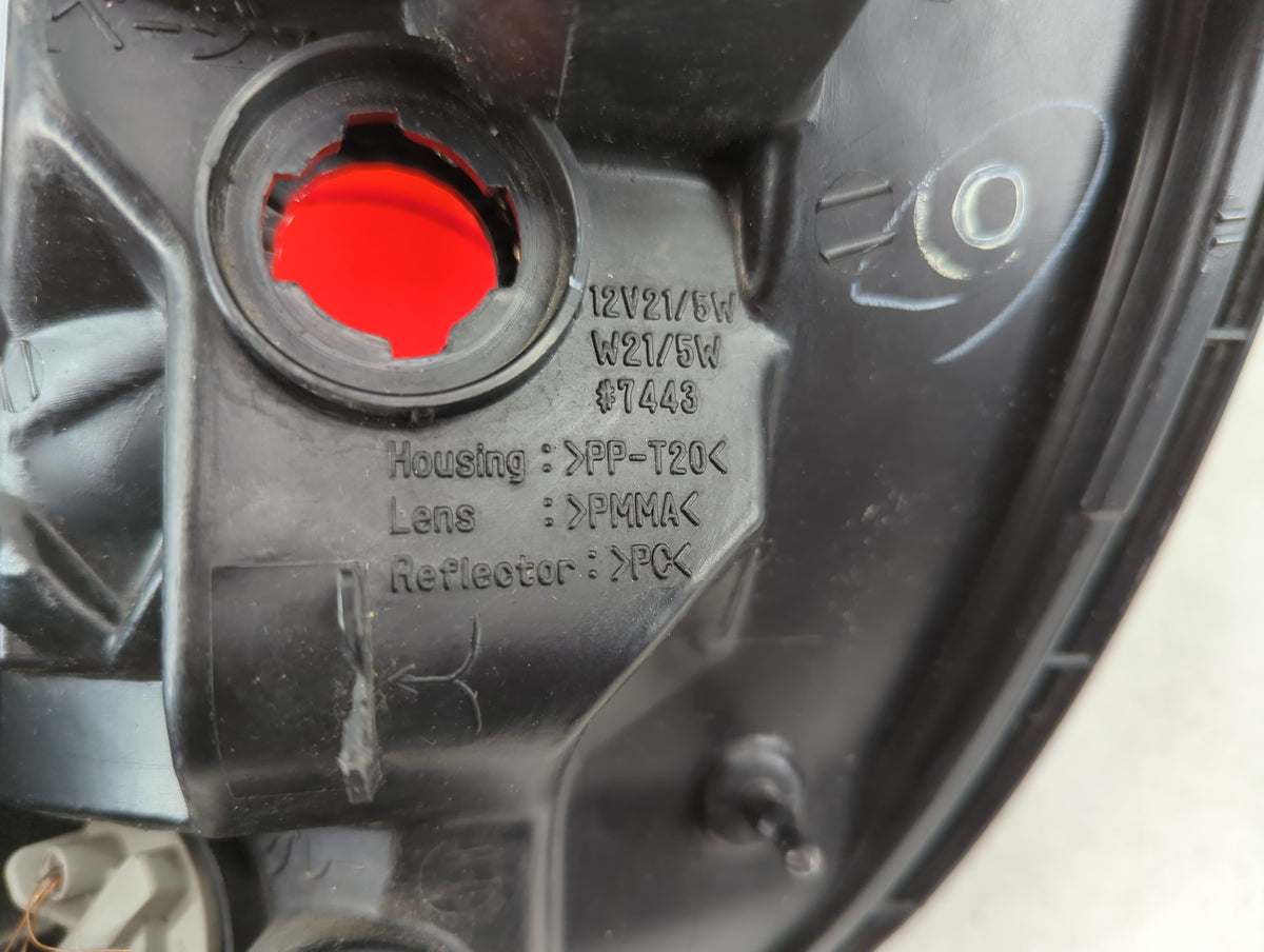 2000-2003 Lexus Rx300 Tail Light Assembly Driver Left OEM Fits Fits 2000 2001 2002 2003 OEM Used Auto Parts - Oemusedautopar
