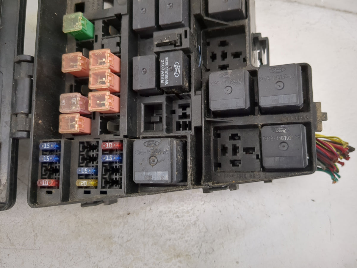 2001 Lincoln Ls Fusebox Fuse Box Panel Relay Module P/N:XW4T-14A075-C XW4T-14A067-B, 7154-4372, F57B-14B192-AA Fits OEM Used