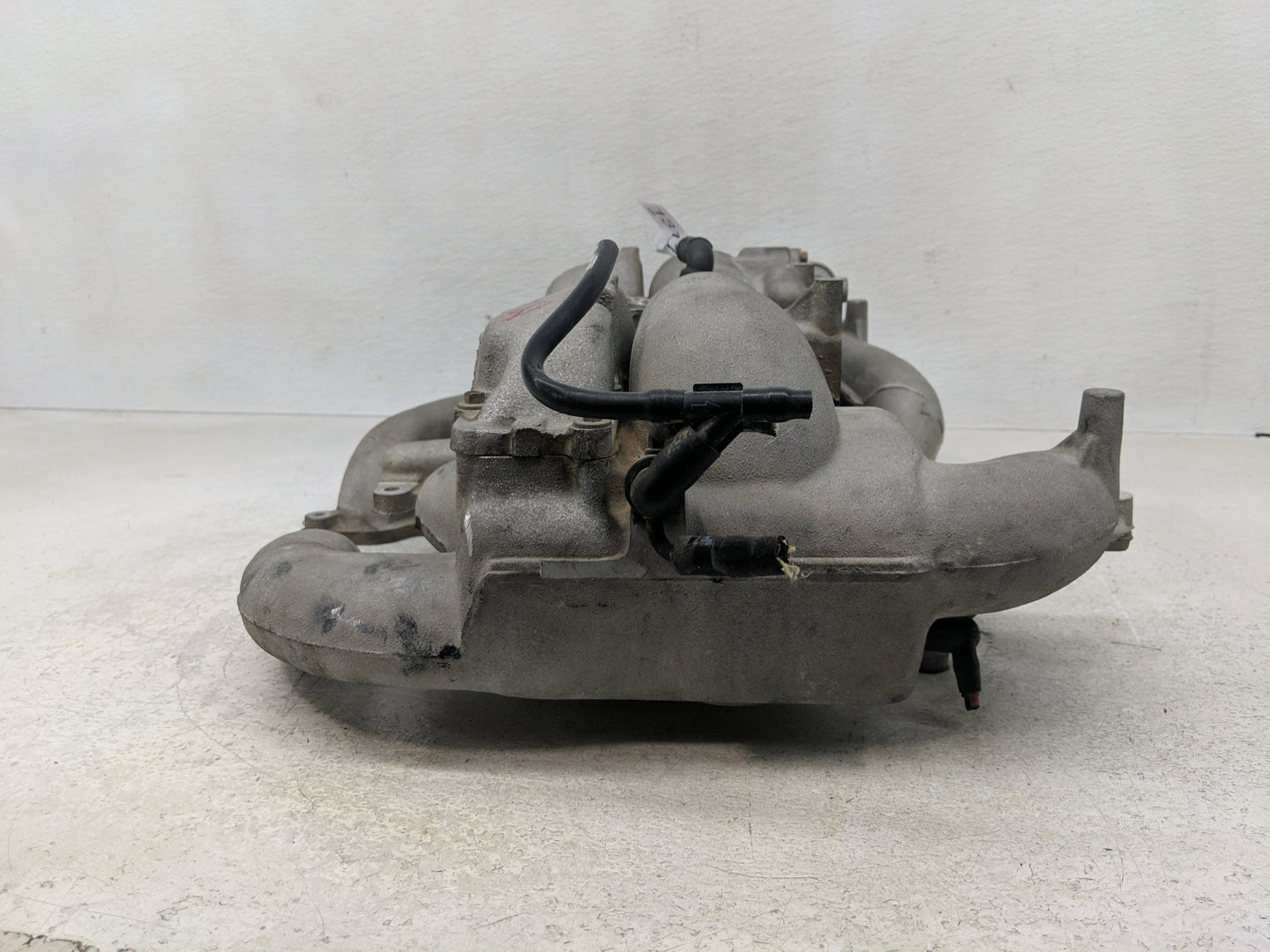 1999-2001 Lincoln Navigator Air Intake Manifold Fits Fits 1999 2000 2001 OEM Used Auto Parts - Oemusedautoparts1.com