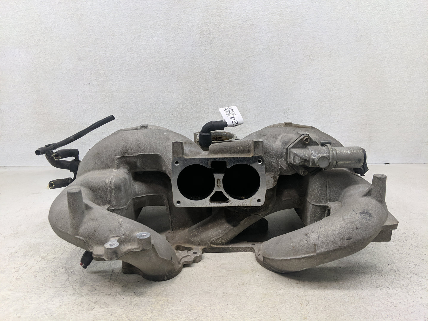 1999-2001 Lincoln Navigator Air Intake Manifold Fits Fits 1999 2000 2001 OEM Used Auto Parts - Oemusedautoparts1.com