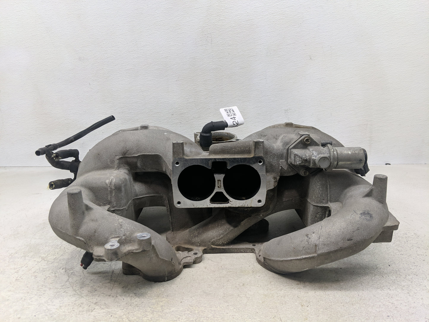 1999-2001 Lincoln Navigator Air Intake Manifold Fits Fits 1999 2000 2001 OEM Used Auto Parts - Oemusedautoparts1.com
