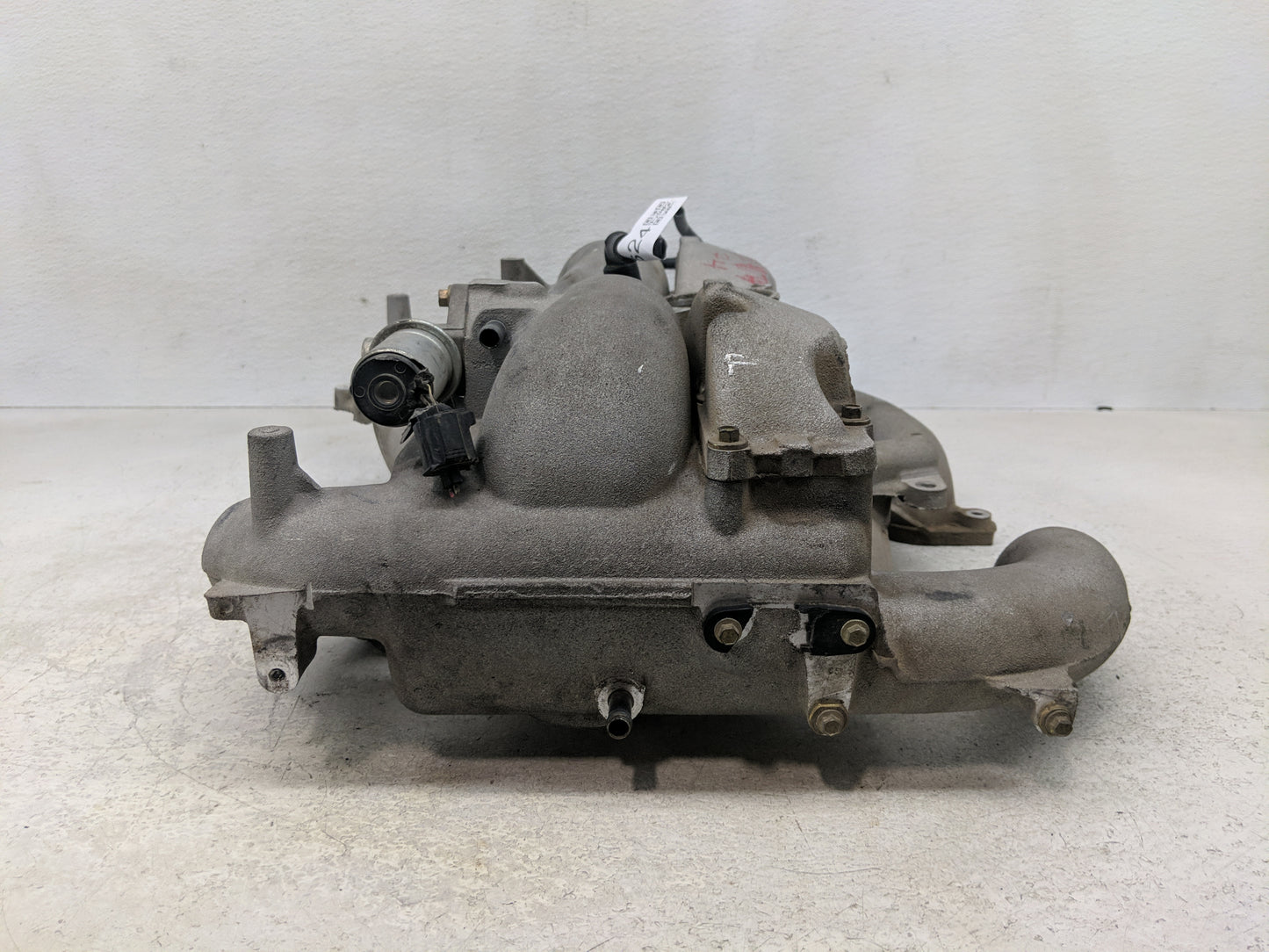 1999-2001 Lincoln Navigator Air Intake Manifold Fits Fits 1999 2000 2001 OEM Used Auto Parts - Oemusedautoparts1.com