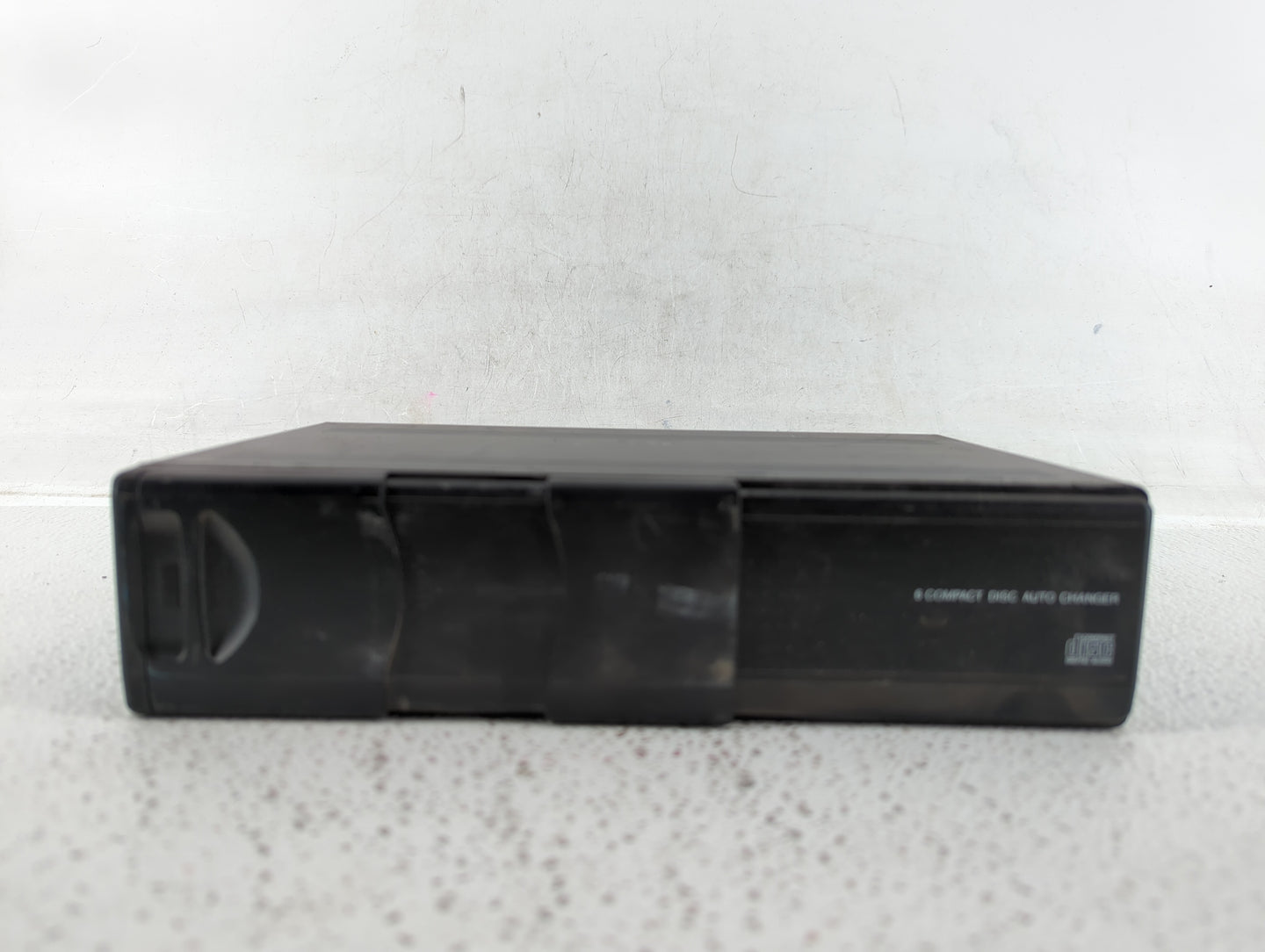 2001 Lincoln Navigator Radio AM FM Cd Player Receiver Replacement Fits OEM Used Auto Parts - Oemusedautoparts1.com