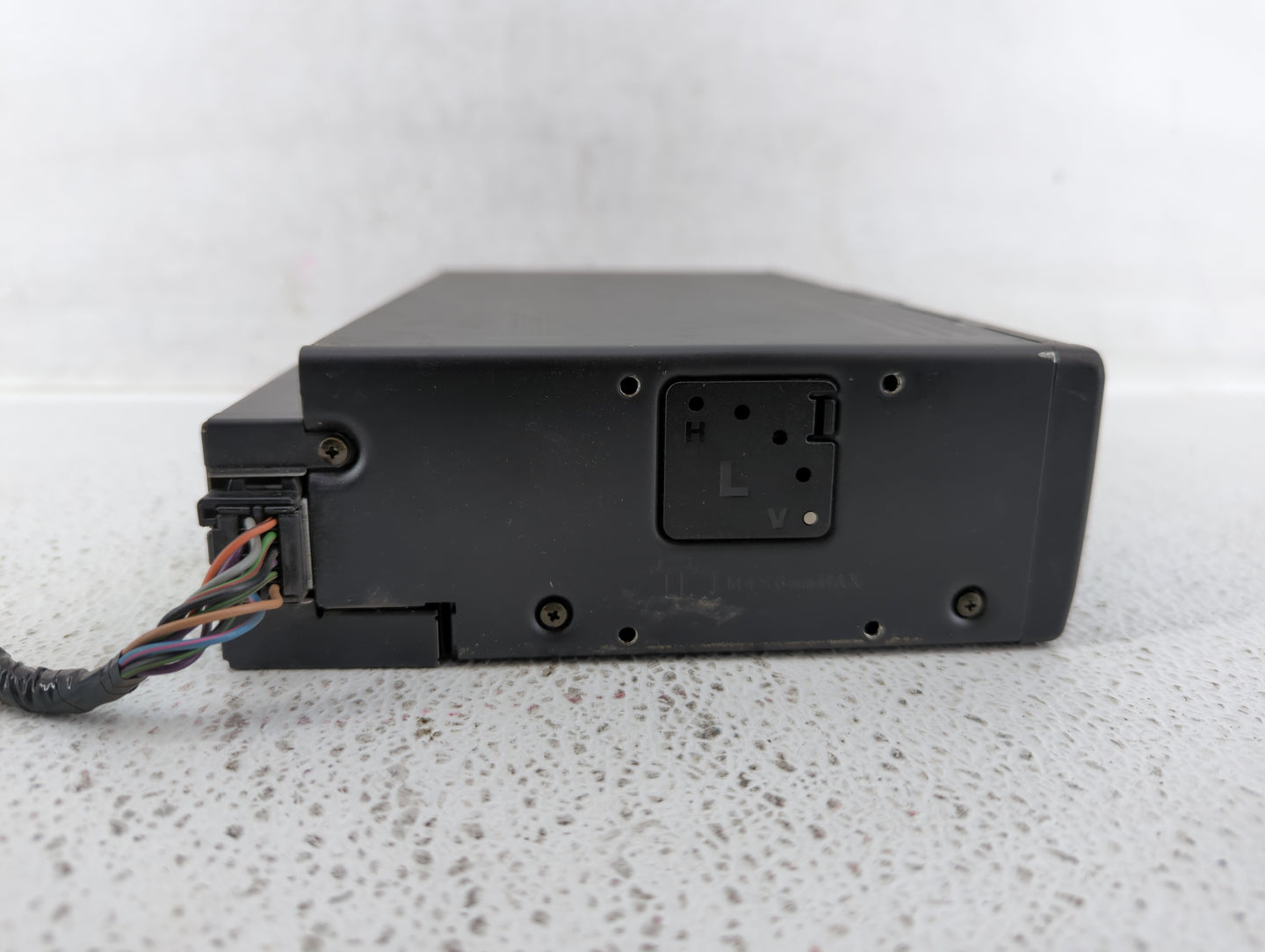 2001 Lincoln Navigator Radio AM FM Cd Player Receiver Replacement Fits OEM Used Auto Parts - Oemusedautoparts1.com