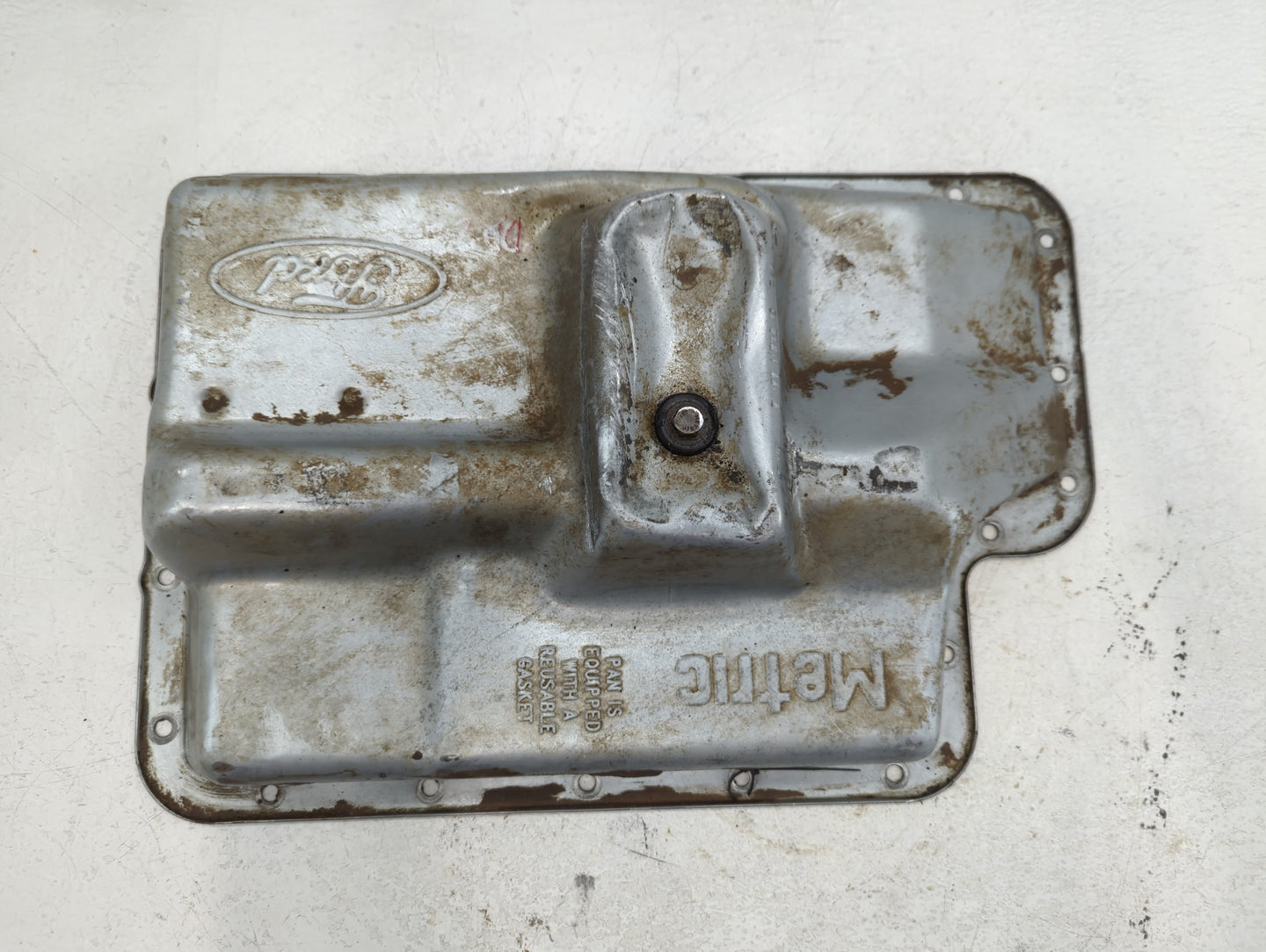 1999-2002 Lincoln Navigator Engine Oil Pan Fits Fits 1999 2000 2001 2002 2003 2004 OEM Used Auto Parts - Oemusedautoparts1.c