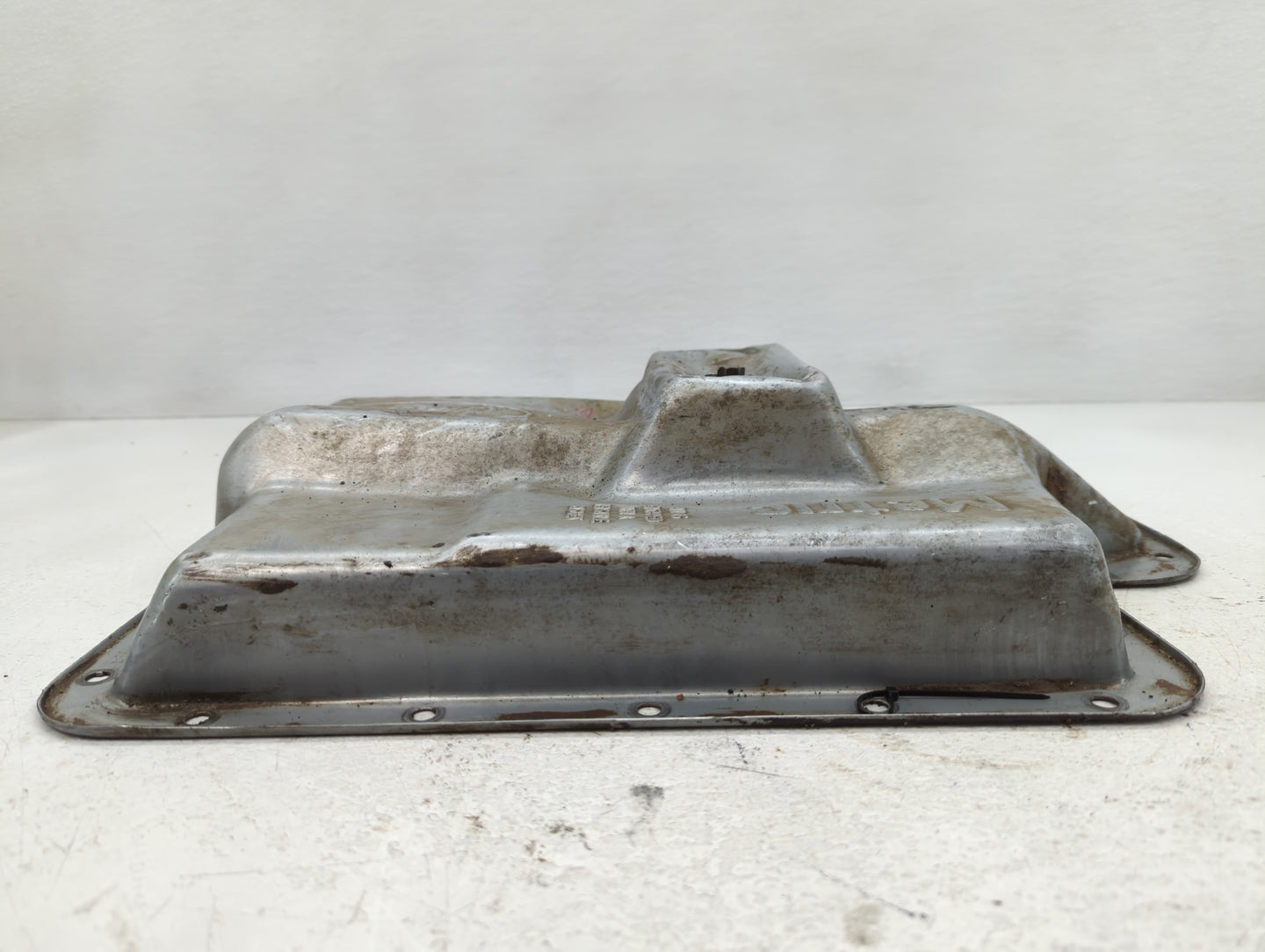 1999-2002 Lincoln Navigator Engine Oil Pan Fits Fits 1999 2000 2001 2002 2003 2004 OEM Used Auto Parts - Oemusedautoparts1.c