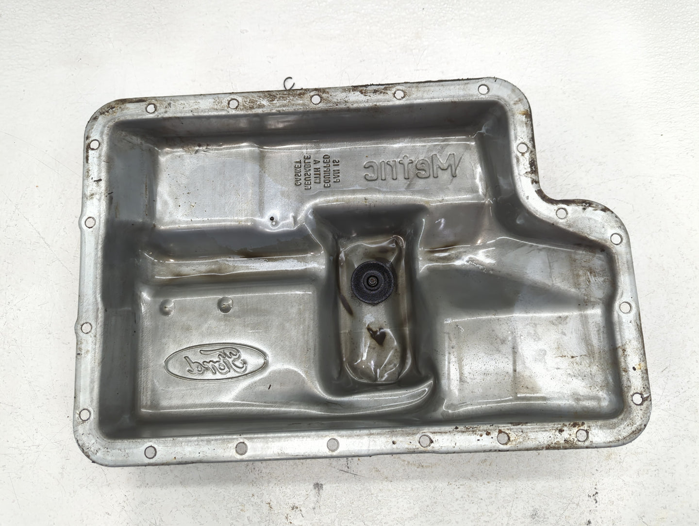 1999-2002 Lincoln Navigator Engine Oil Pan Fits Fits 1999 2000 2001 2002 2003 2004 OEM Used Auto Parts - Oemusedautoparts1.c