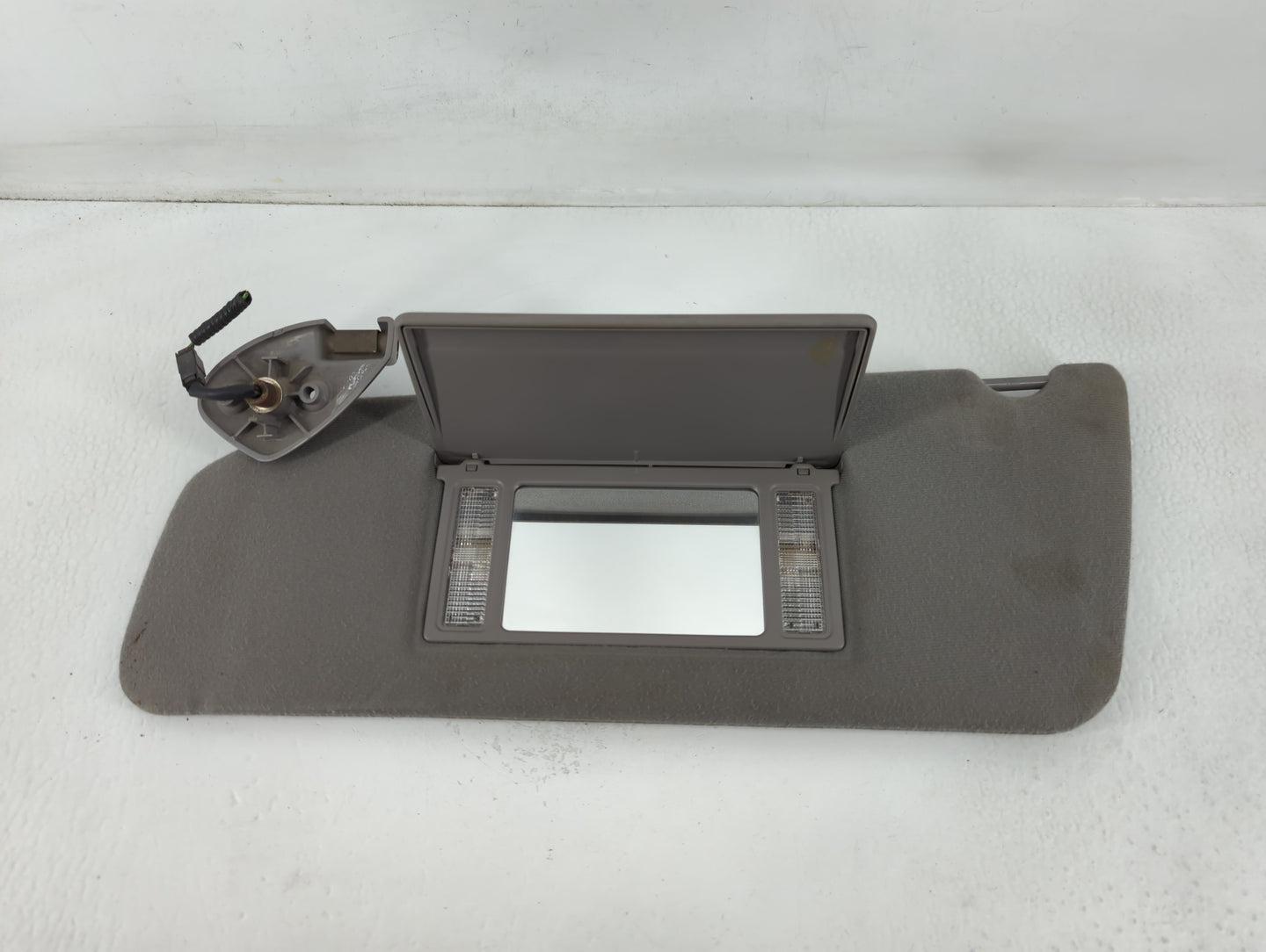 2001 Lincoln Navigator Sun Visor Shade Replacement Driver Left Mirror Fits OEM Used Auto Parts - Oemusedautoparts1.com