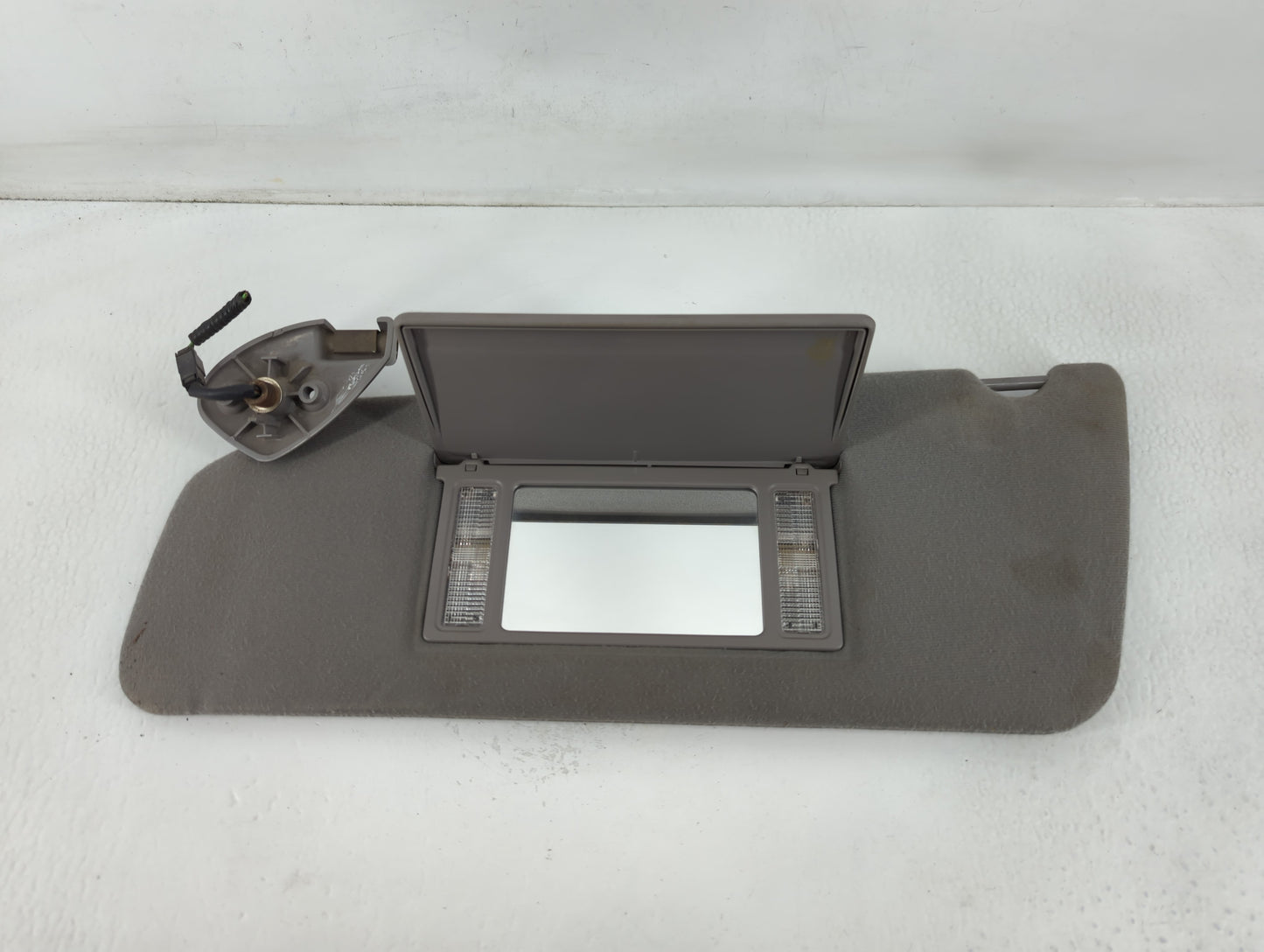 2001 Lincoln Navigator Sun Visor Shade Replacement Driver Left Mirror Fits OEM Used Auto Parts - Oemusedautoparts1.com