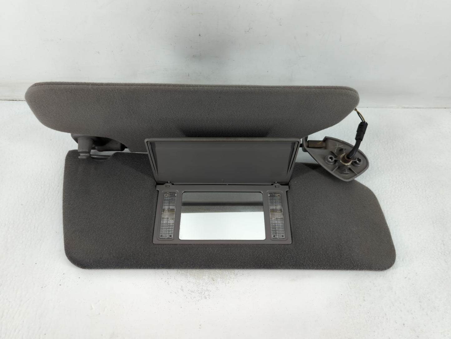 2001 Lincoln Navigator Sun Visor Shade Replacement Passenger Right Mirror Fits OEM Used Auto Parts - Oemusedautoparts1.com