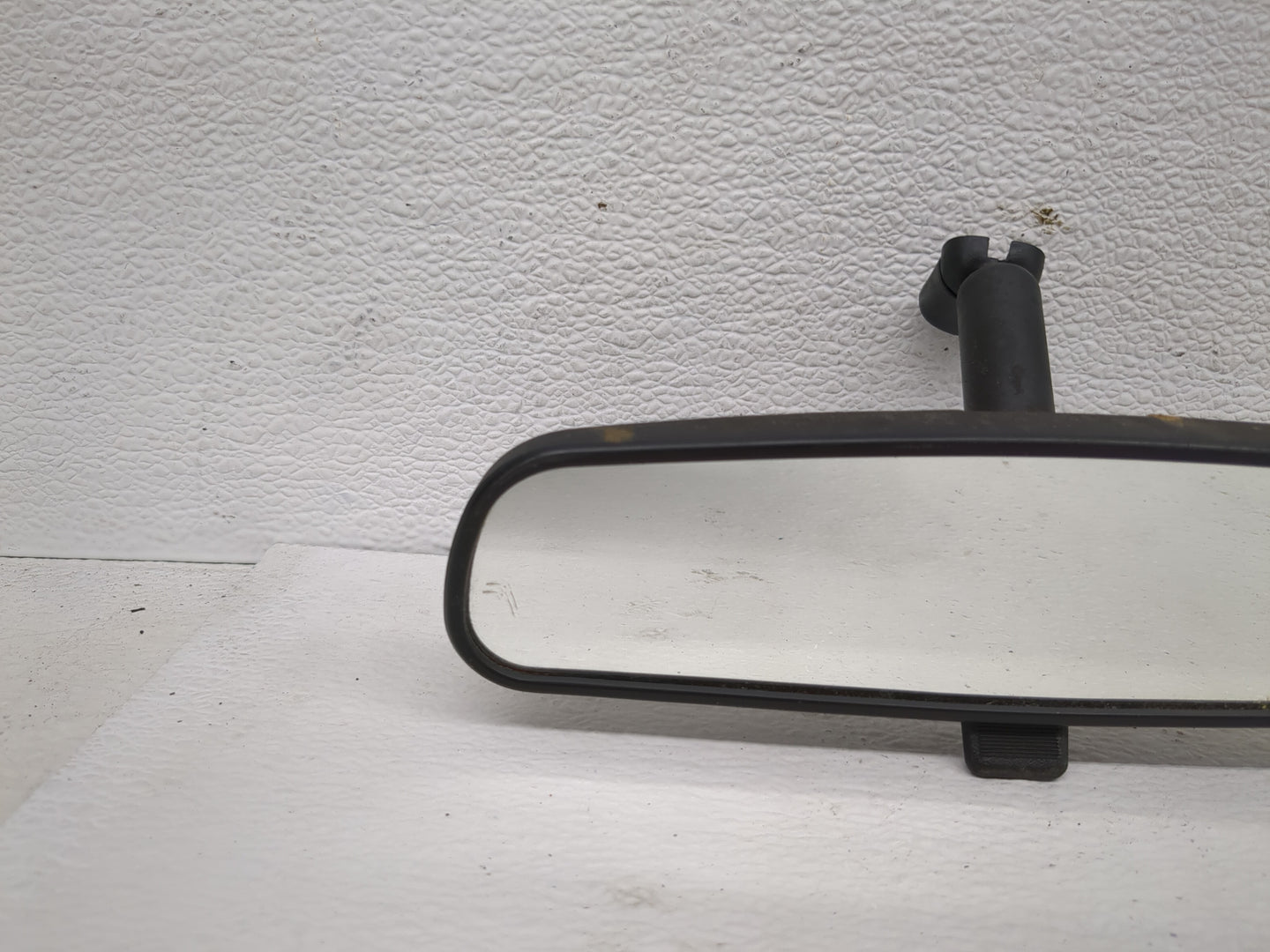 2001-2011 Mazda Tribute Interior Rear View Mirror Replacement OEM P/N:E8011681 Fits OEM Used Auto Parts - Oemusedautoparts1.