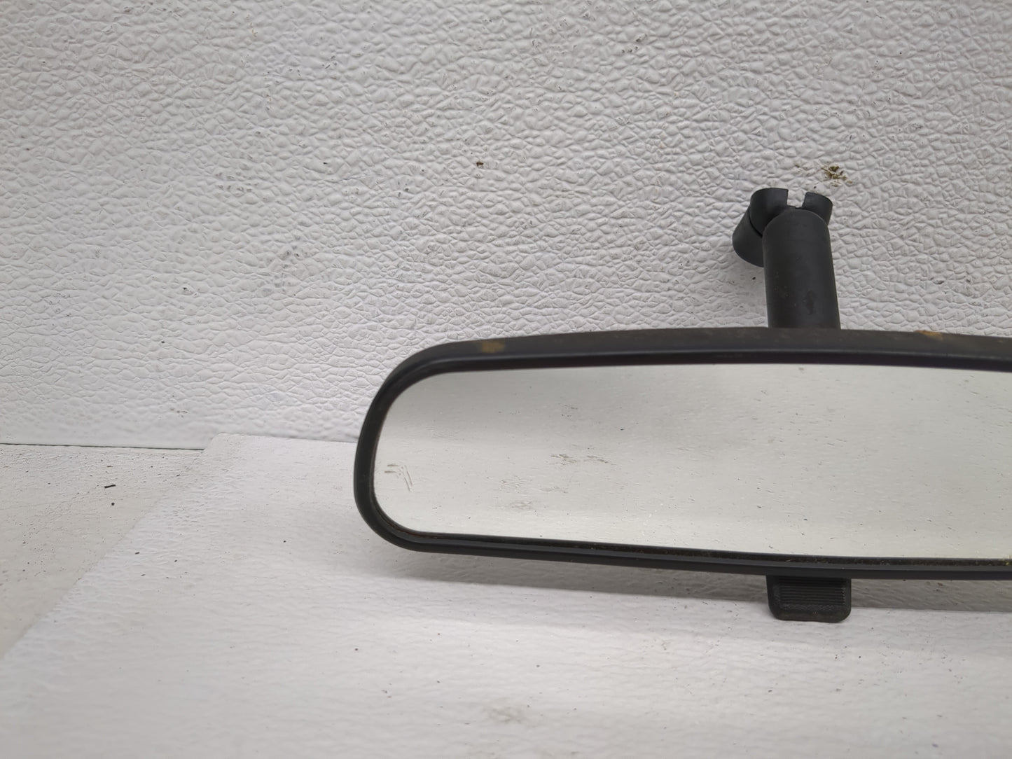 2001-2011 Mazda Tribute Interior Rear View Mirror Replacement OEM P/N:E8011681 Fits OEM Used Auto Parts - Oemusedautoparts1.