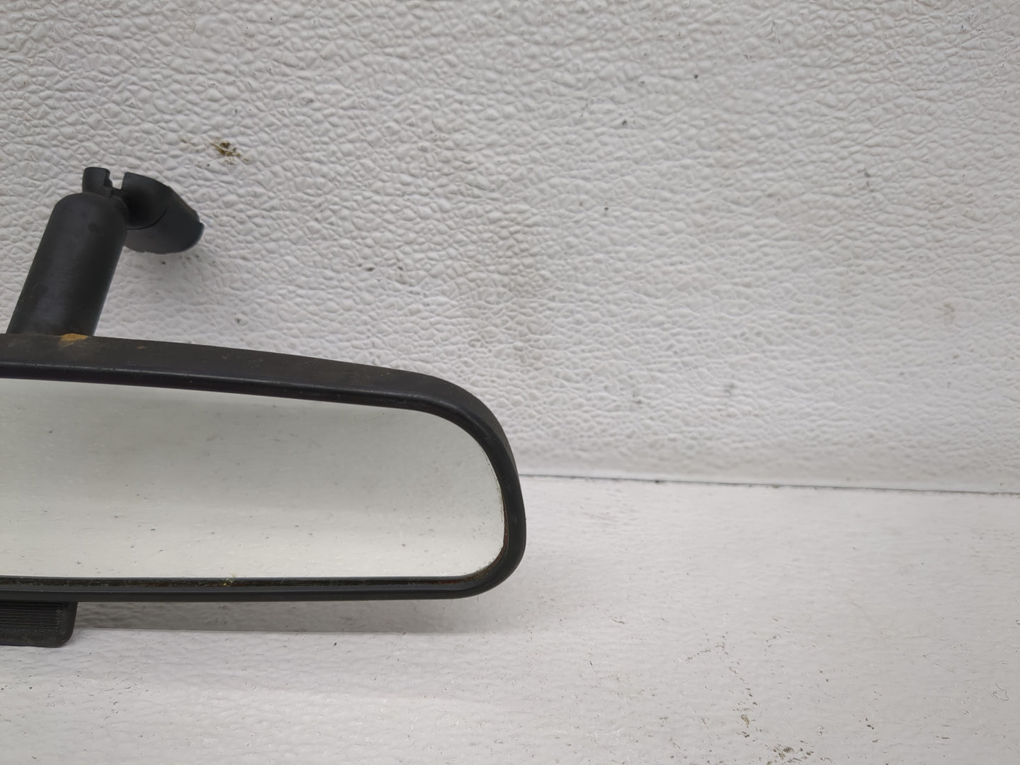 2001-2011 Mazda Tribute Interior Rear View Mirror Replacement OEM P/N:E8011681 Fits OEM Used Auto Parts - Oemusedautoparts1.