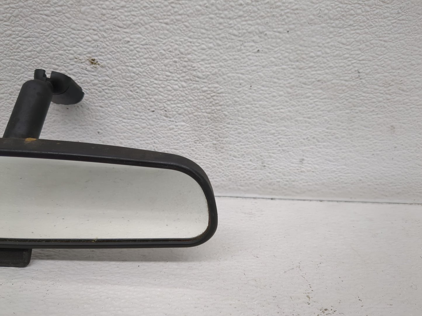2001-2011 Mazda Tribute Interior Rear View Mirror Replacement OEM P/N:E8011681 Fits OEM Used Auto Parts - Oemusedautoparts1.