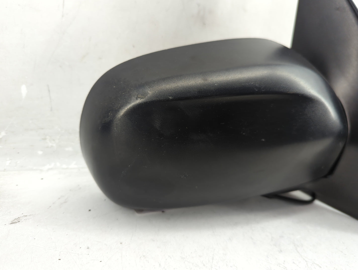 2001-2006 Mazda Tribute Passenger Side View Mirror - Right Door Mirror OEM Used - Oemusedautoparts1.com
