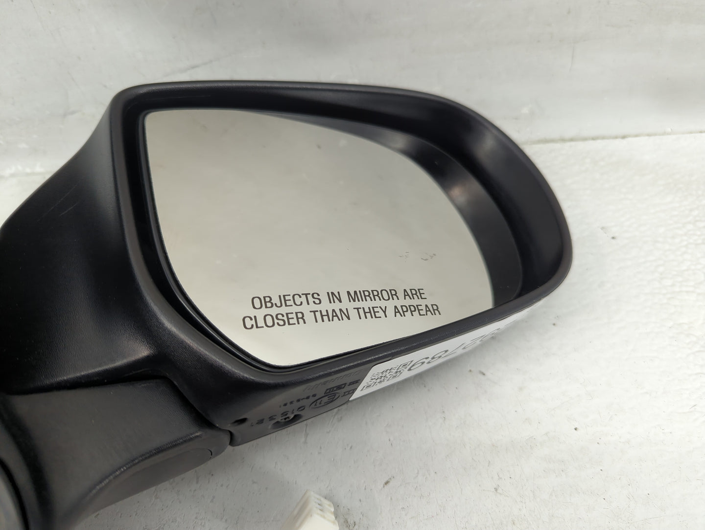 2001-2006 Mazda Tribute Passenger Side View Mirror - Right Door Mirror OEM Used - Oemusedautoparts1.com