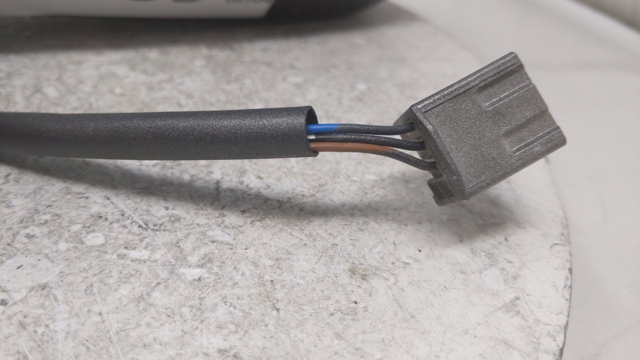 2001 Mazda Tribute Side Mirror Replacement Driver Left View Door Mirror Fits OEM Used Auto Parts - Oemusedautoparts1.com