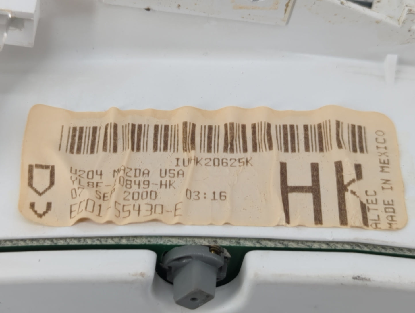 2001-2002 Mazda Tribute Instrument Cluster Speedometer Gauges P/N:YL8F-10849-HK YL8F-10849-HM Fits Fits 2001 2002 OEM Used A