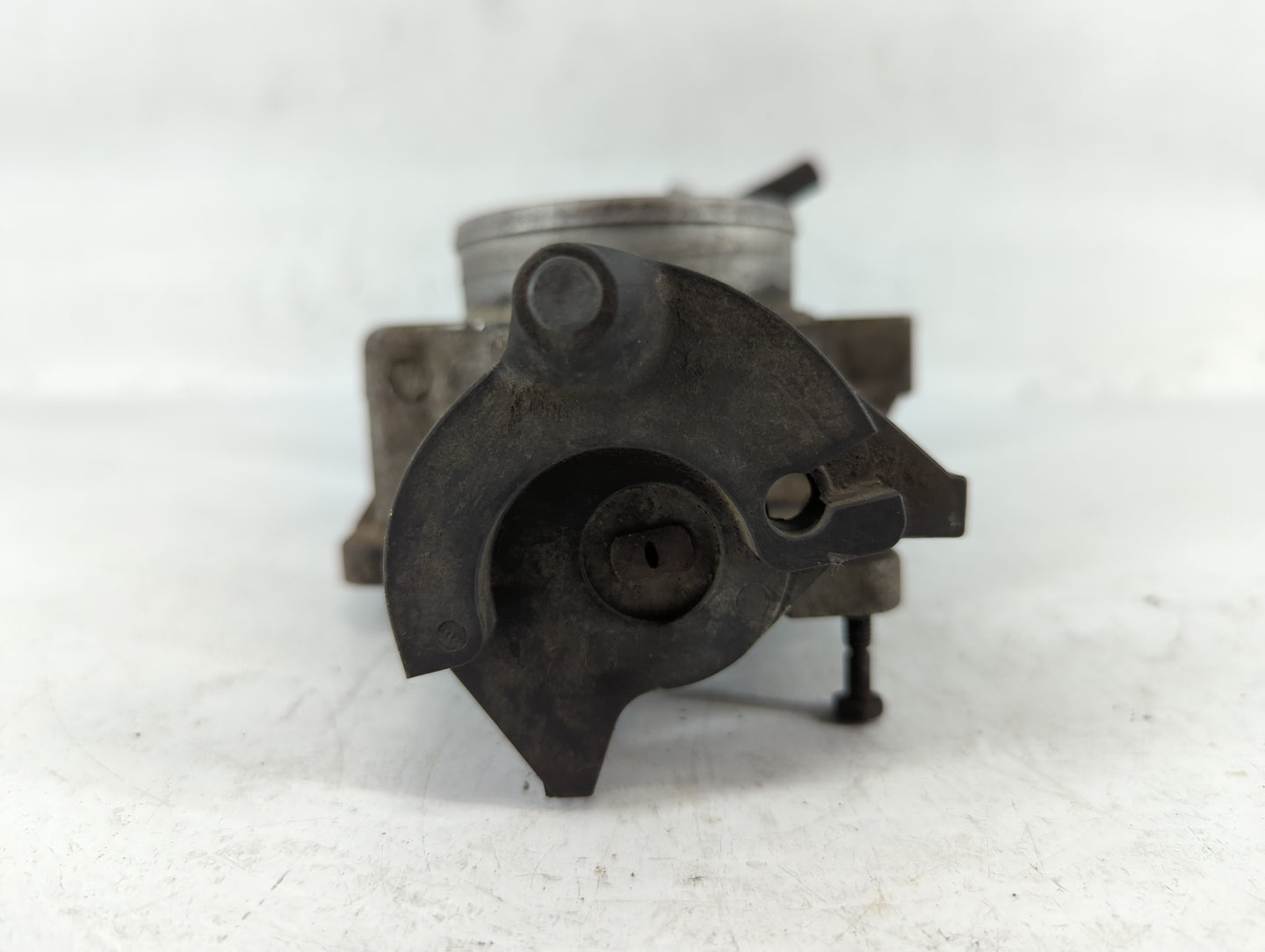 2001-2002 Mazda Tribute Throttle Body P/N:BA 0L07B F5RF 98989 Fits Fits 2001 2002 2003 OEM Used Auto Parts - Oemusedautopart