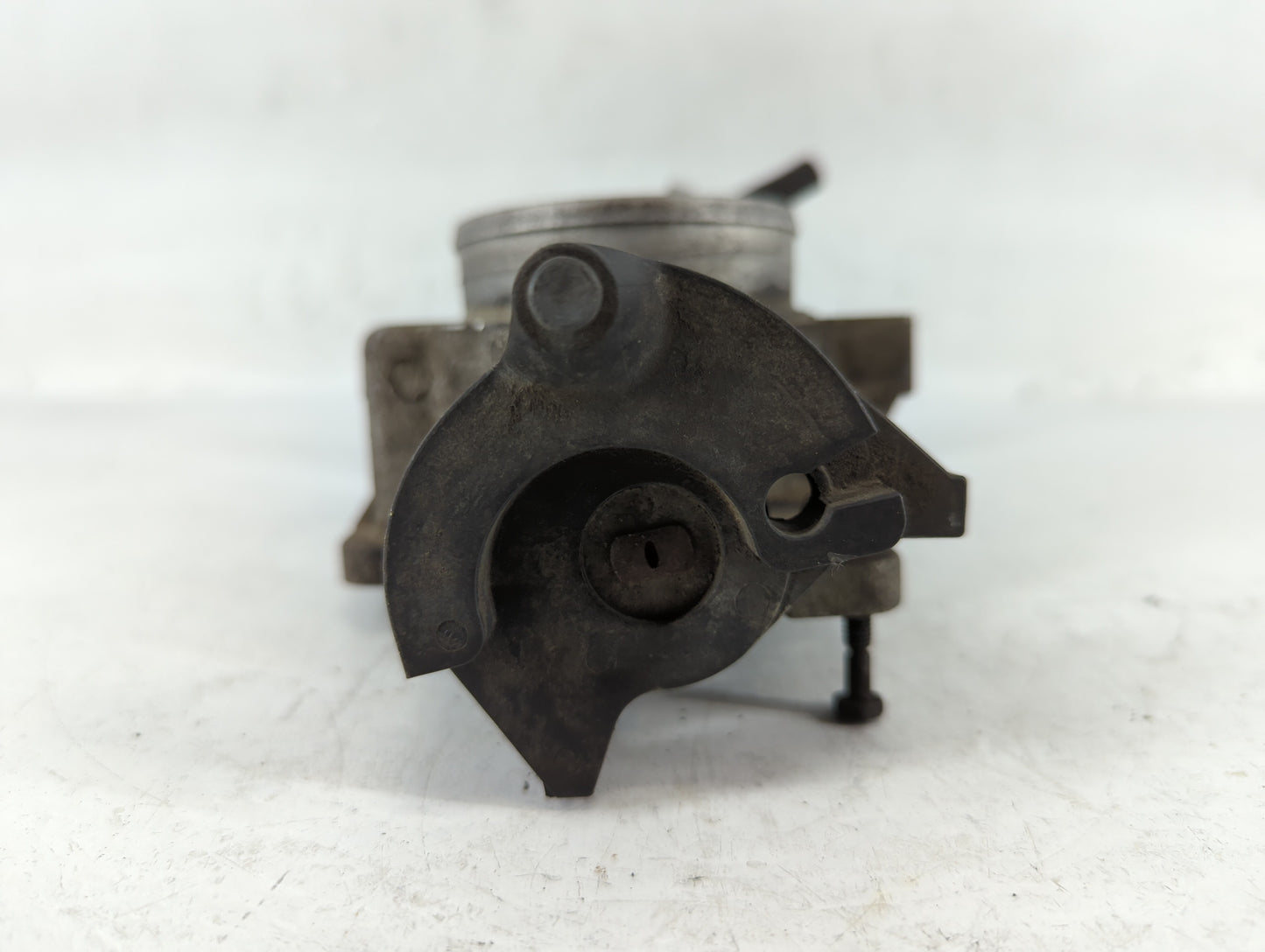 2001-2002 Mazda Tribute Throttle Body P/N:BA 0L07B F5RF 98989 Fits Fits 2001 2002 2003 OEM Used Auto Parts - Oemusedautopart