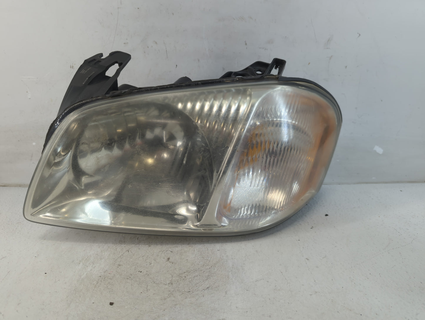 2001-2004 Mazda Tribute Driver Left Oem Head Light Headlight Lamp - Oemusedautoparts1.com