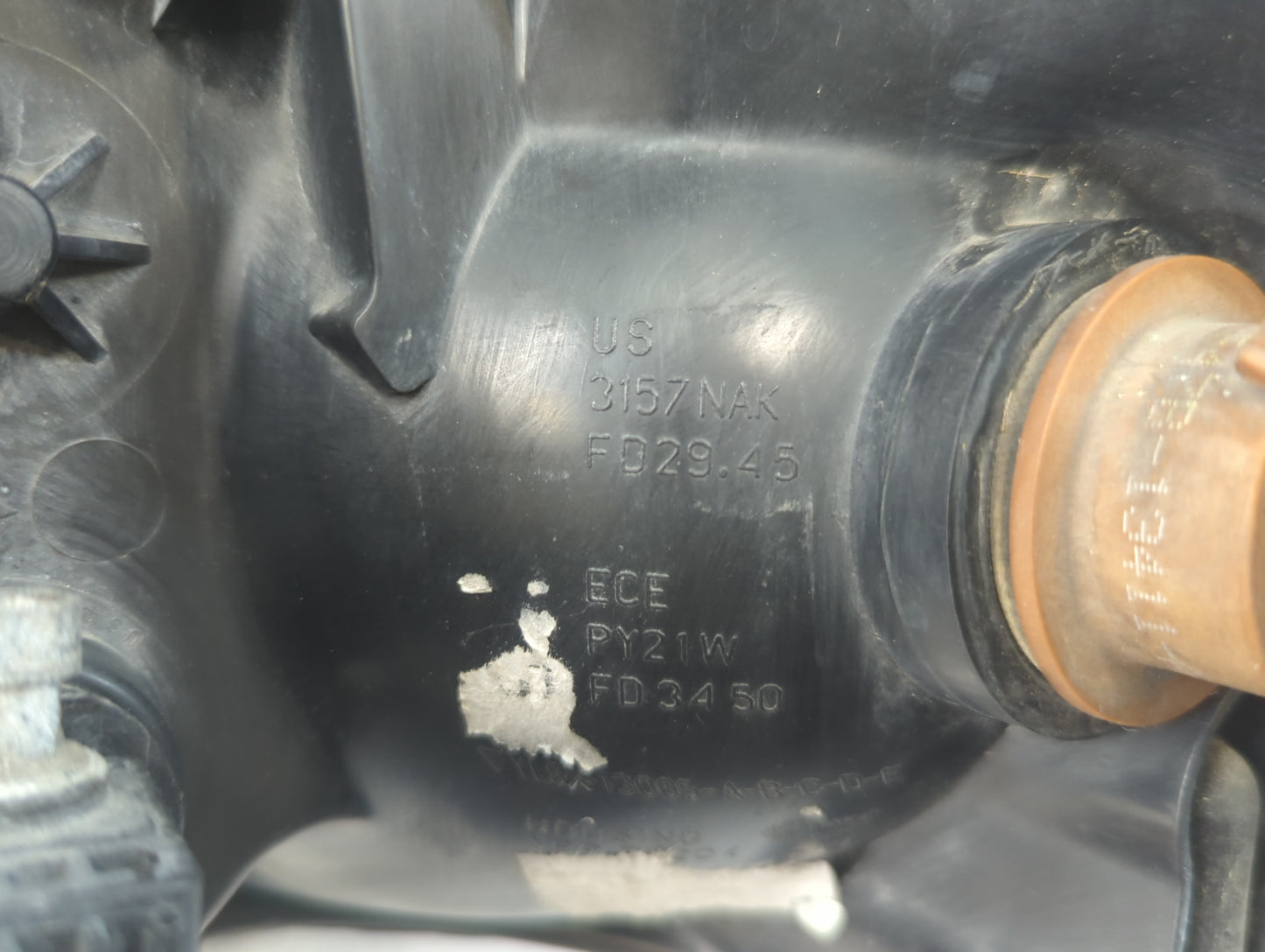 2001-2004 Mazda Tribute Passenger Right Oem Head Light Headlight Lamp - Oemusedautoparts1.com