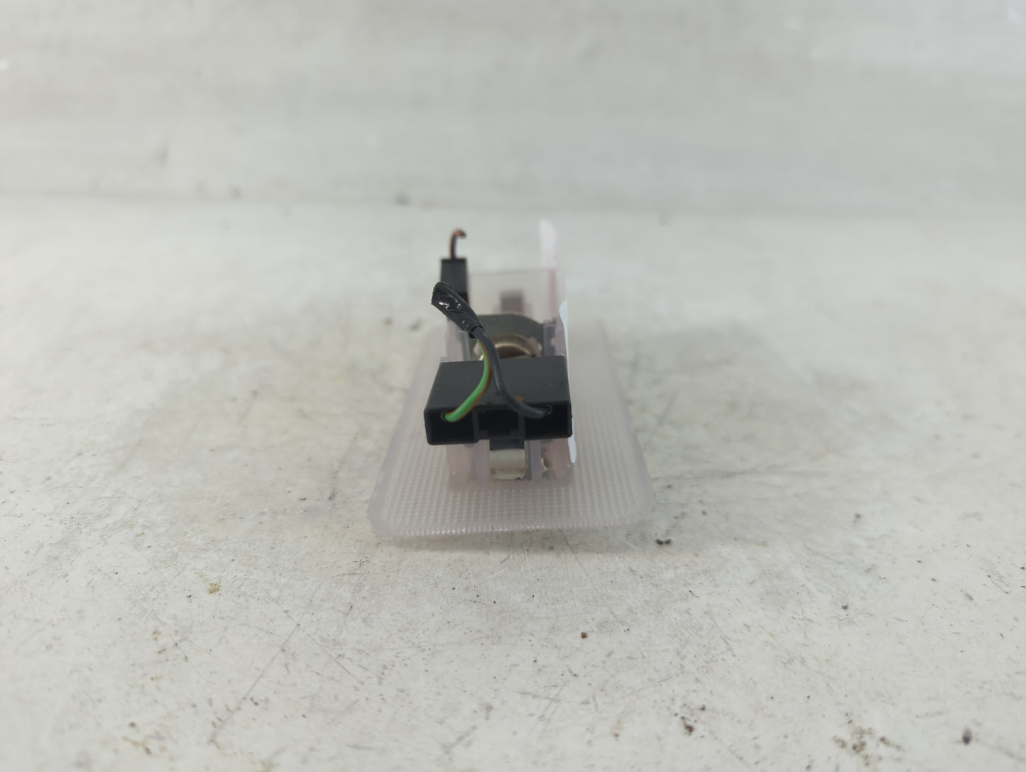 2001 Mazda Tribute Overhead Roof Console Interior Dome Light - Oemusedautoparts1.com