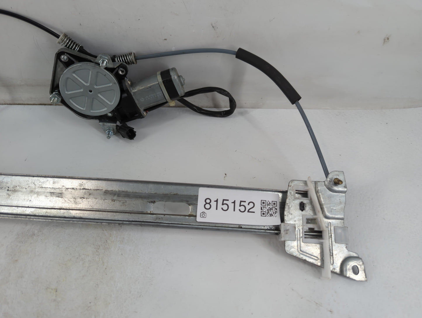 2001-2006 Mazda Tribute Driver Left Front Window Regulator - Oemusedautoparts1.com