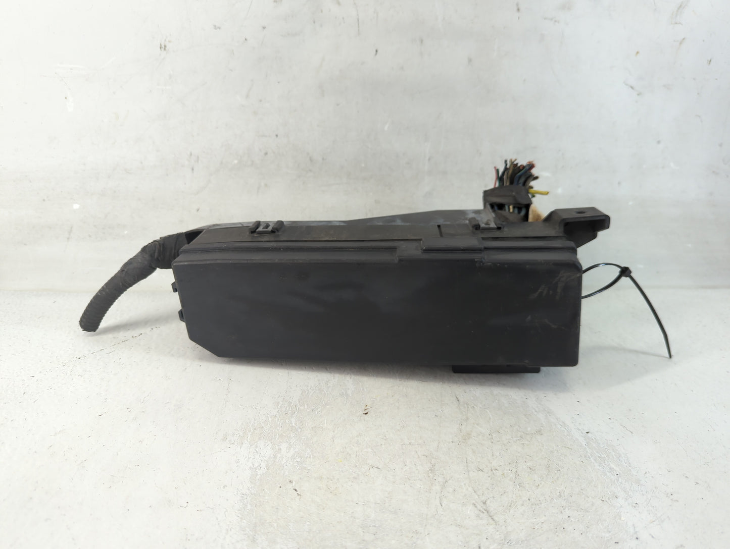 2001-2004 Mazda Tribute Fusebox Fuse Box Panel Relay Module Fits Fits 2001 2002 2003 2004 OEM Used Auto Parts - Oemusedautop